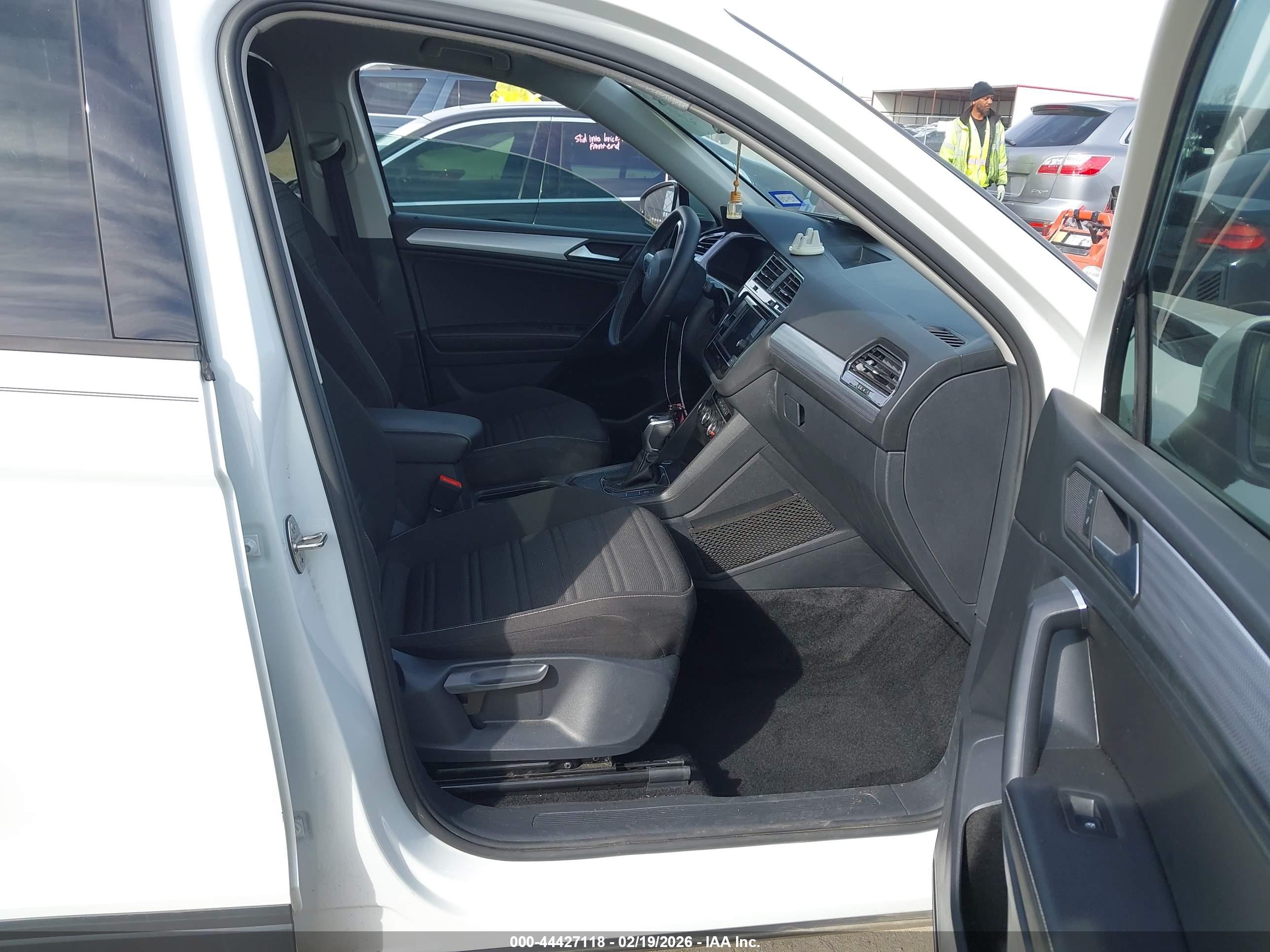 VOLKSWAGEN TIGUAN image 5