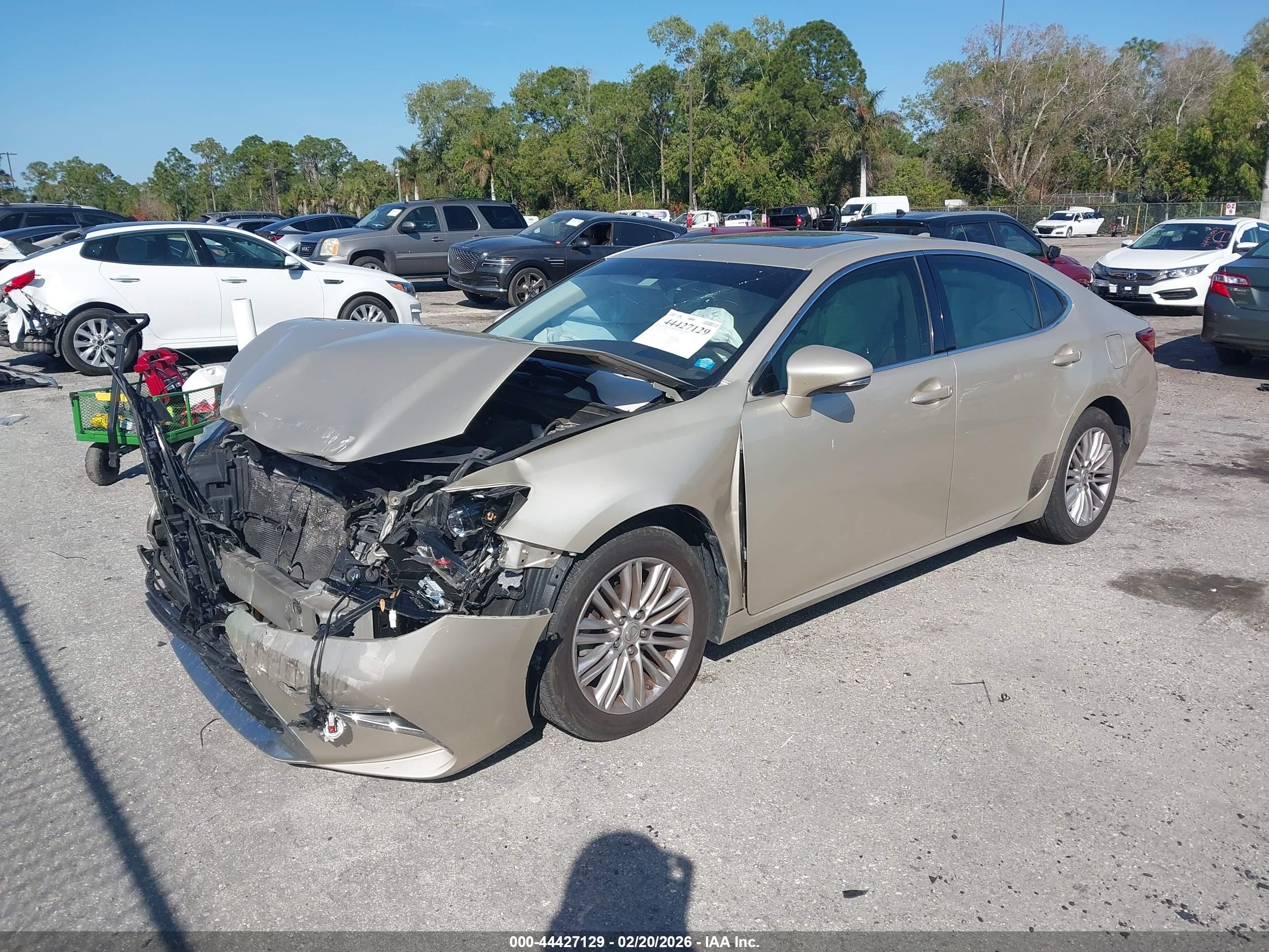 LEXUS ES image 2