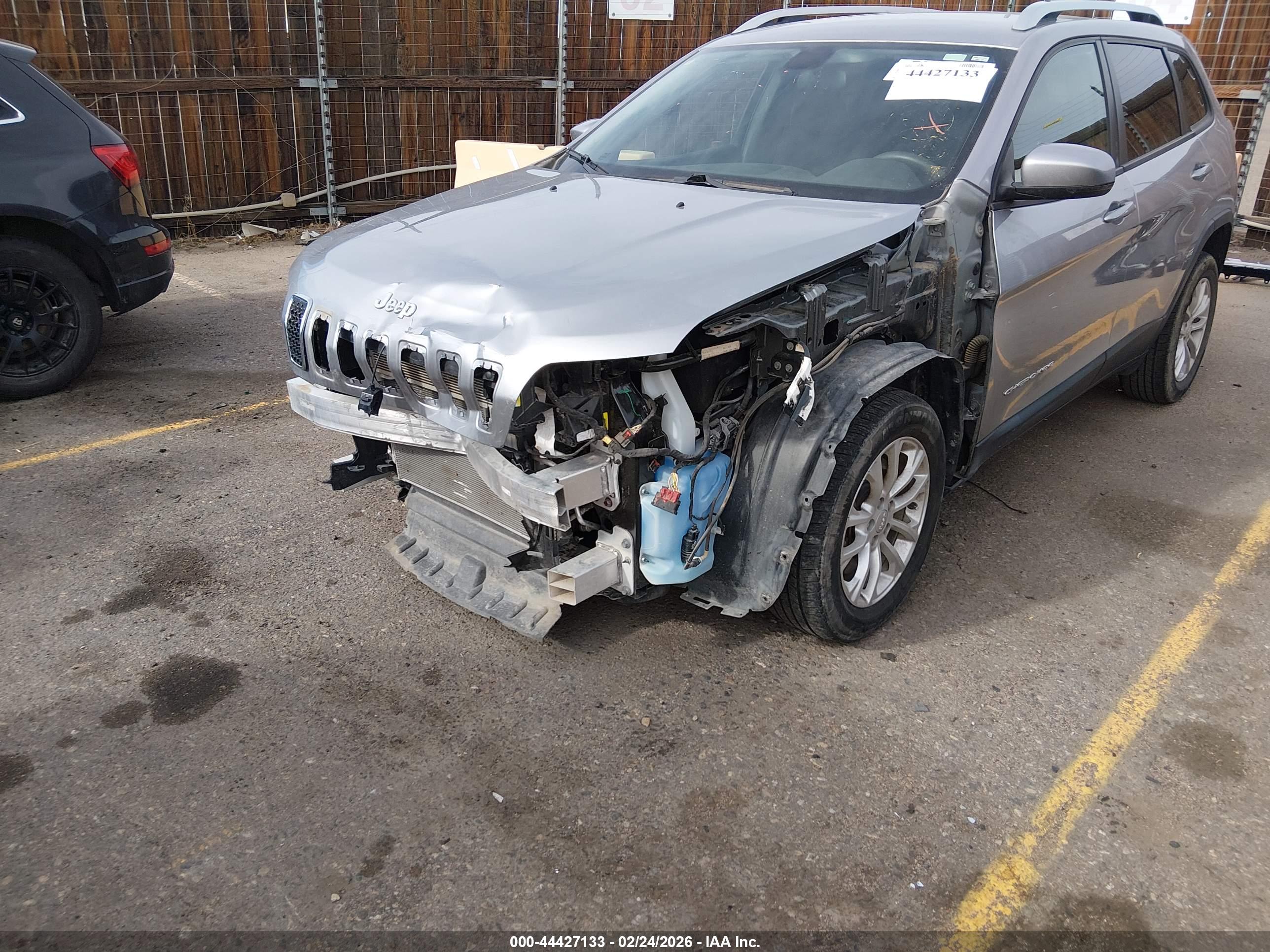 JEEP CHEROKEE image 6