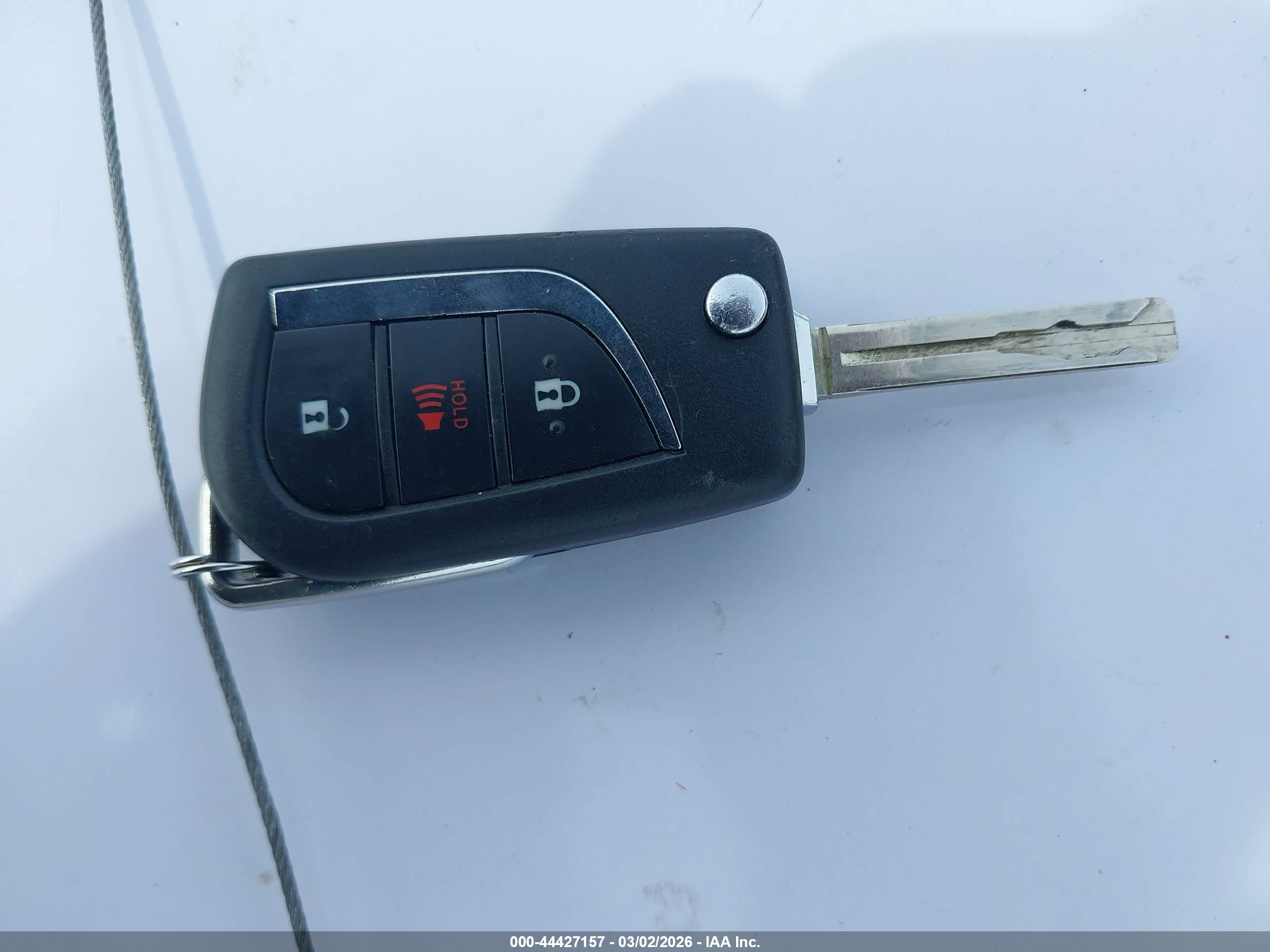 TOYOTA RAV4 image 11