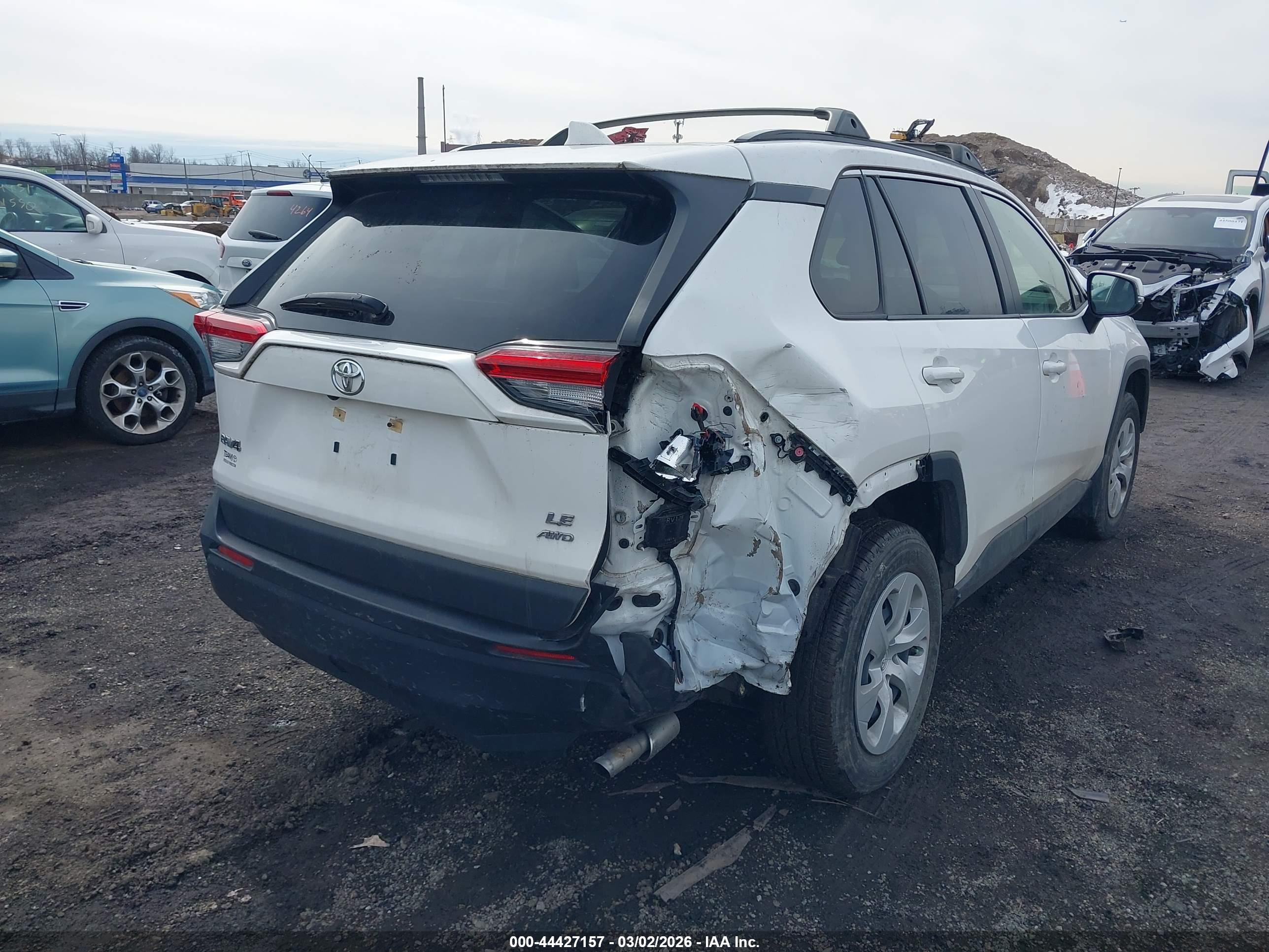 TOYOTA RAV4 image 6