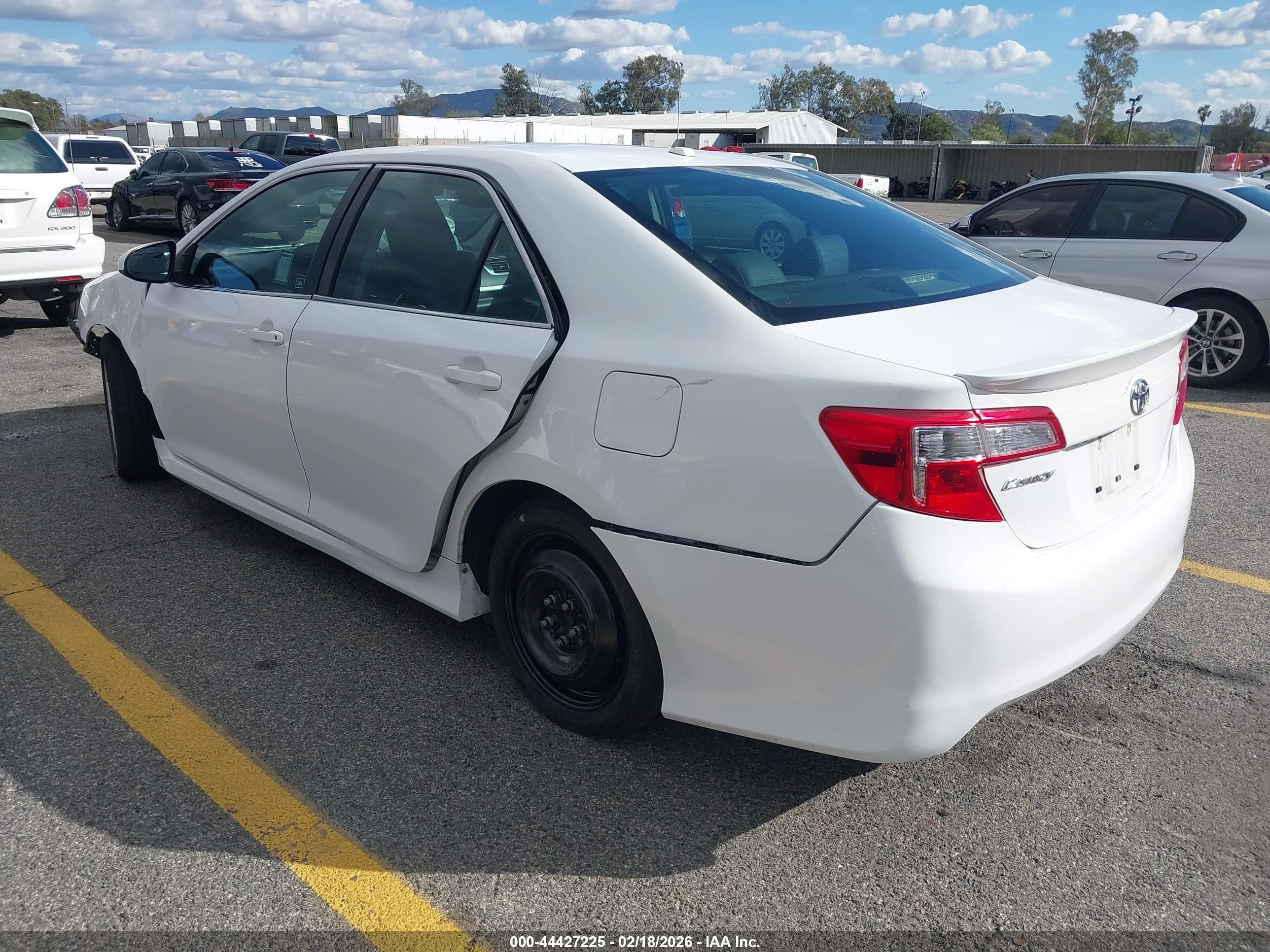 TOYOTA CAMRY image 3