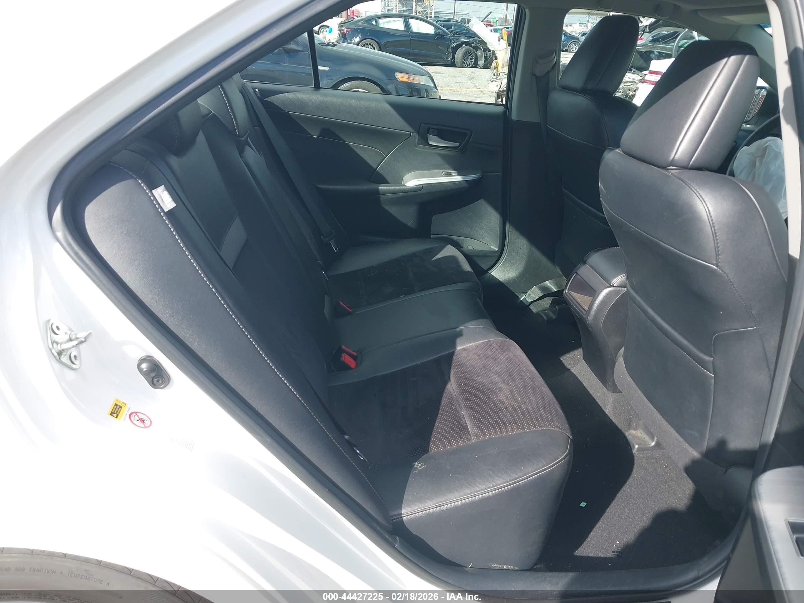 TOYOTA CAMRY image 8