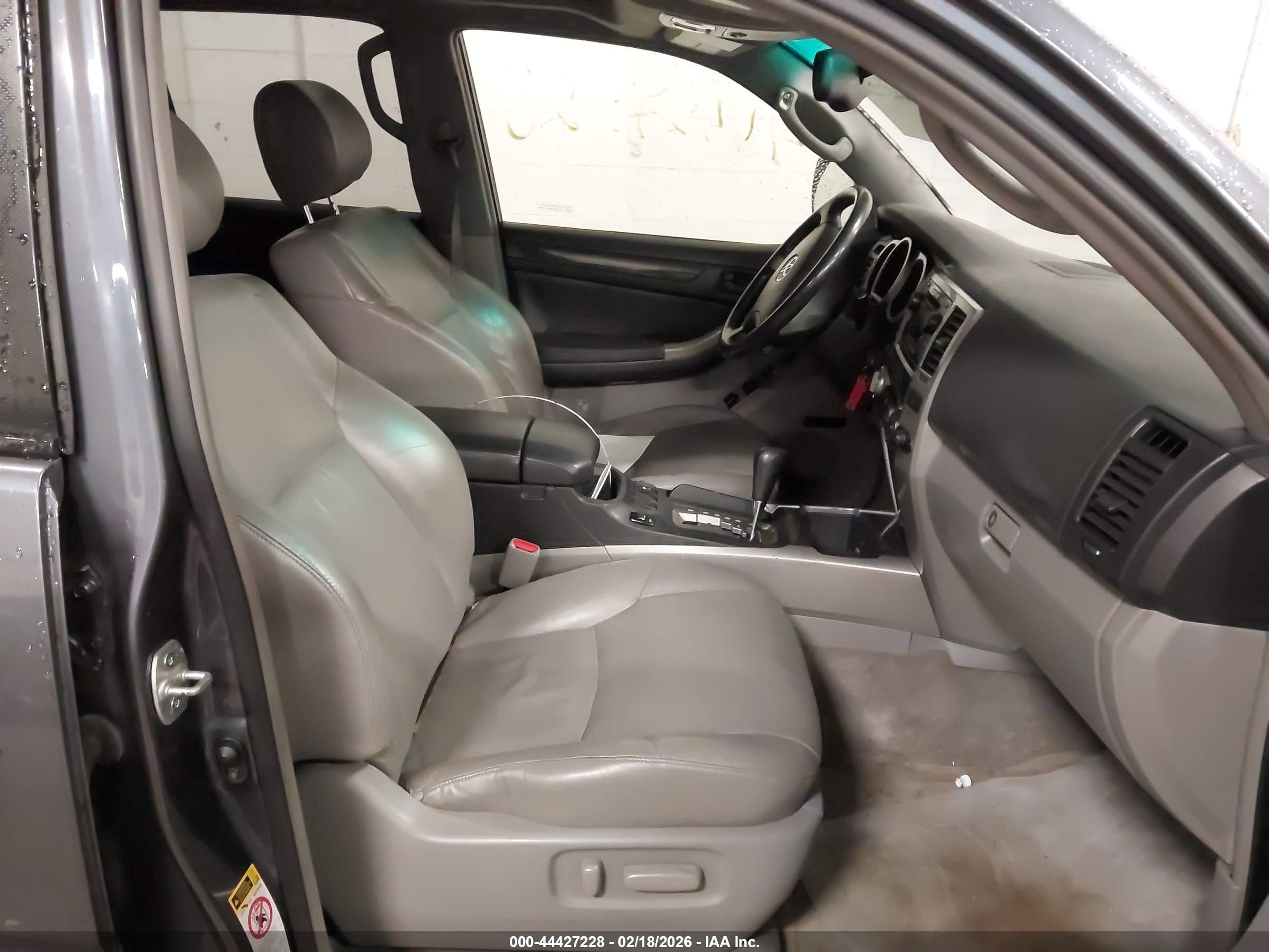TOYOTA 4RUNNER image 5