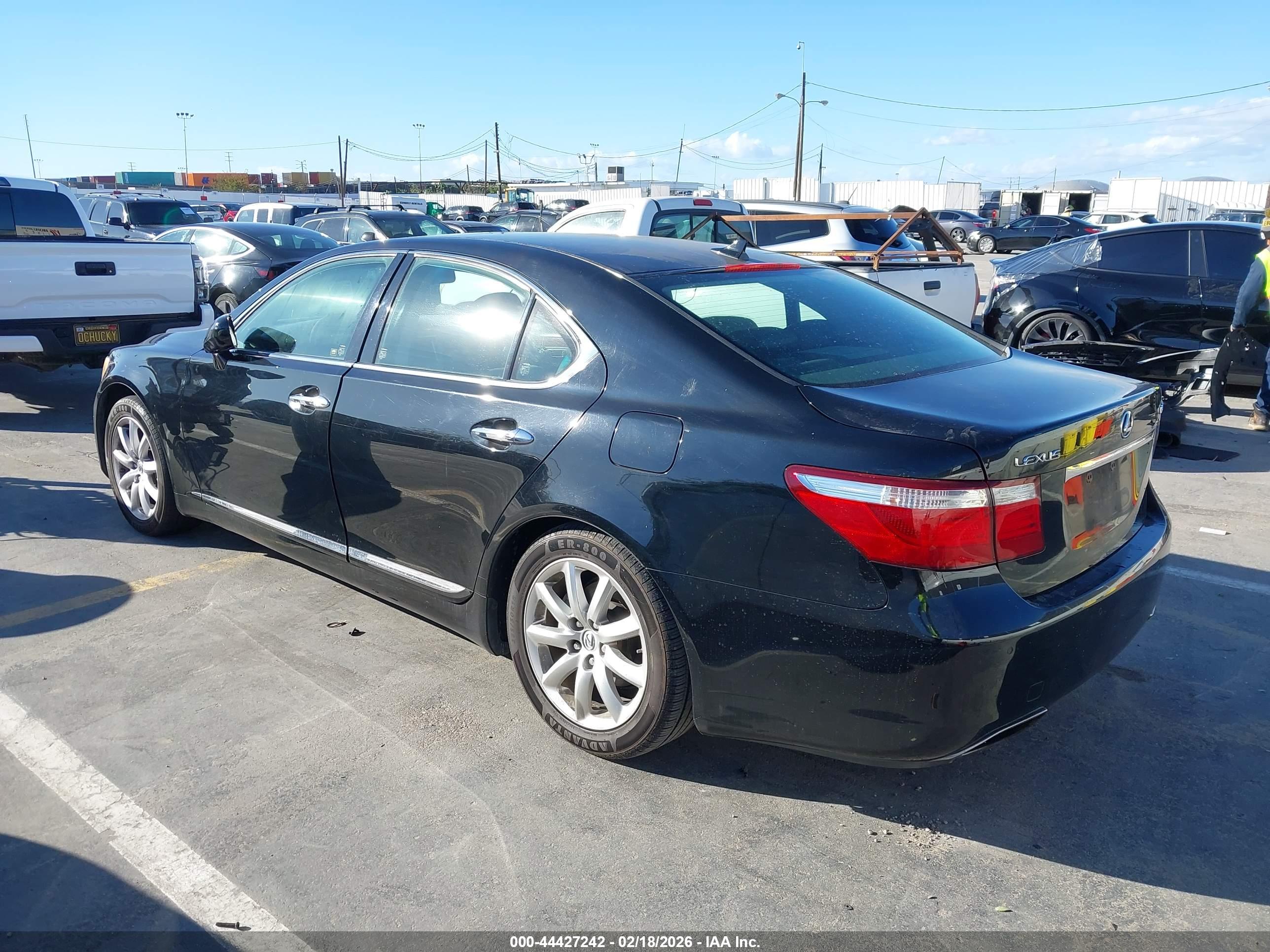 LEXUS LS image 3