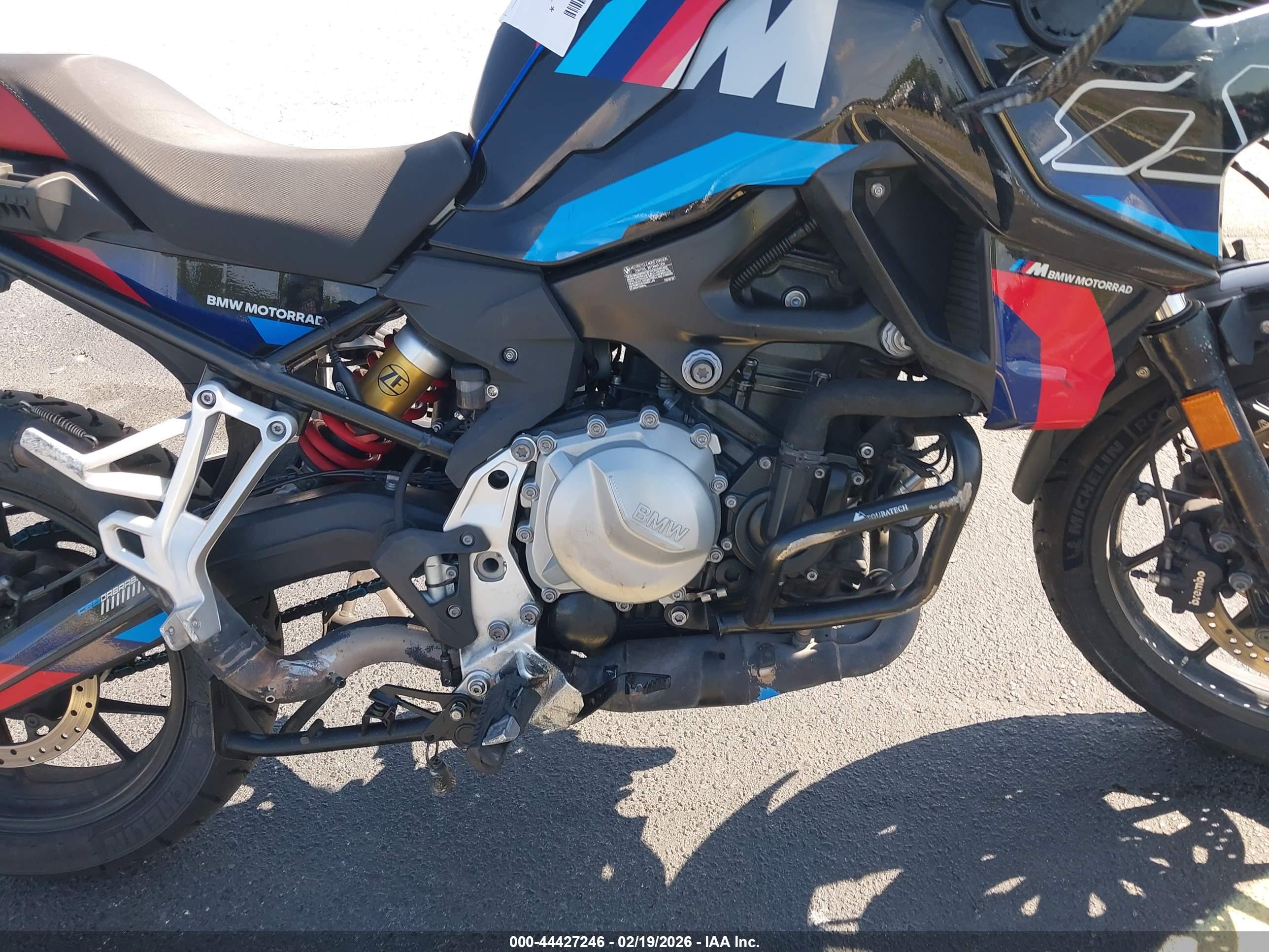 BMW F image 8
