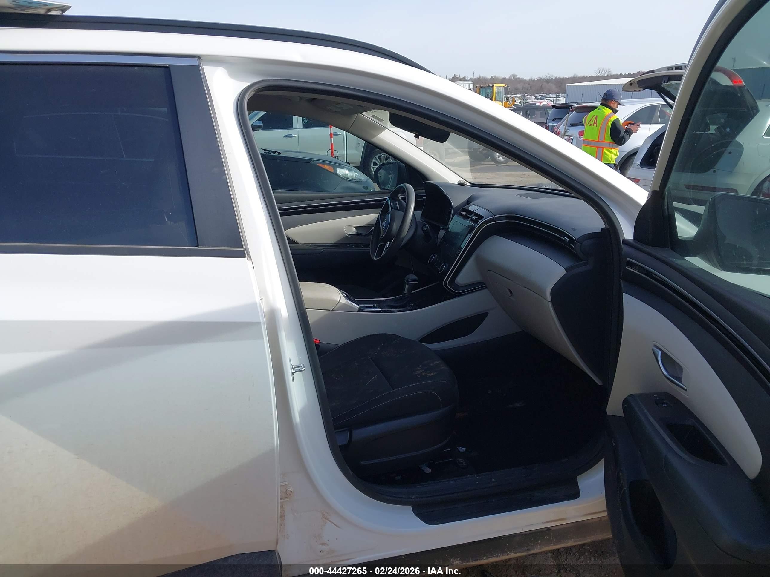 HYUNDAI TUCSON image 5
