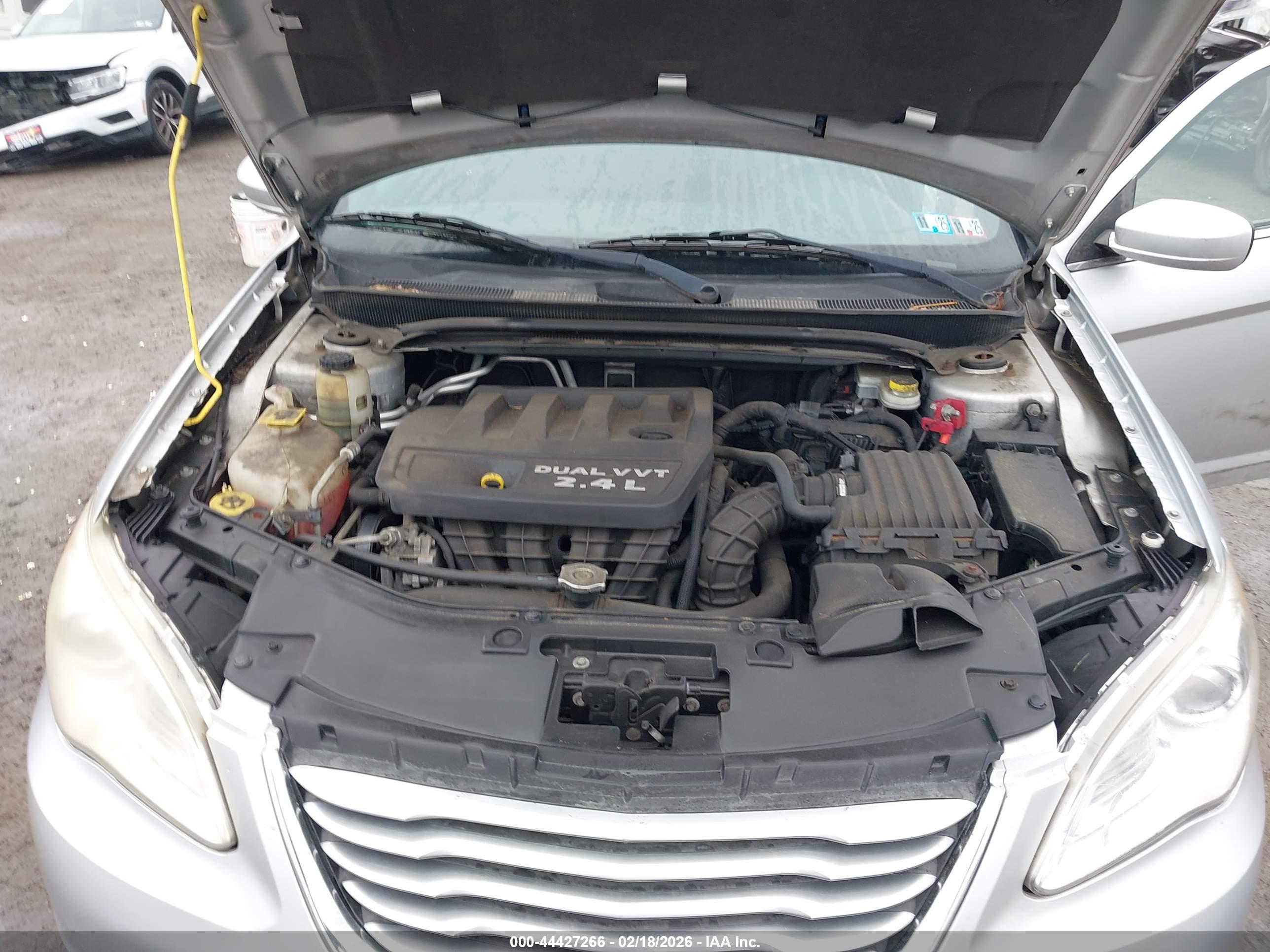 CHRYSLER 200 image 10