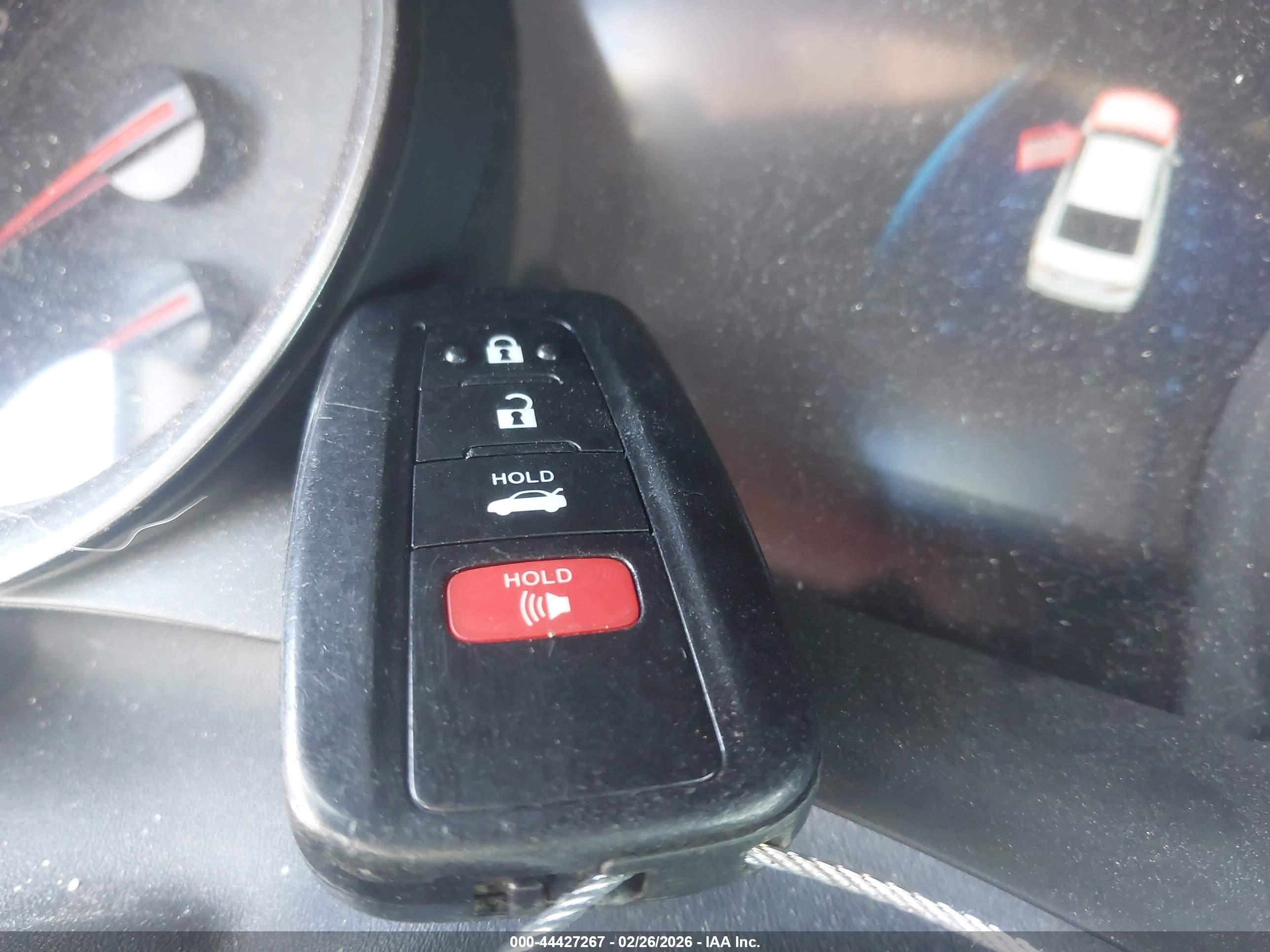 TOYOTA CAMRY image 11