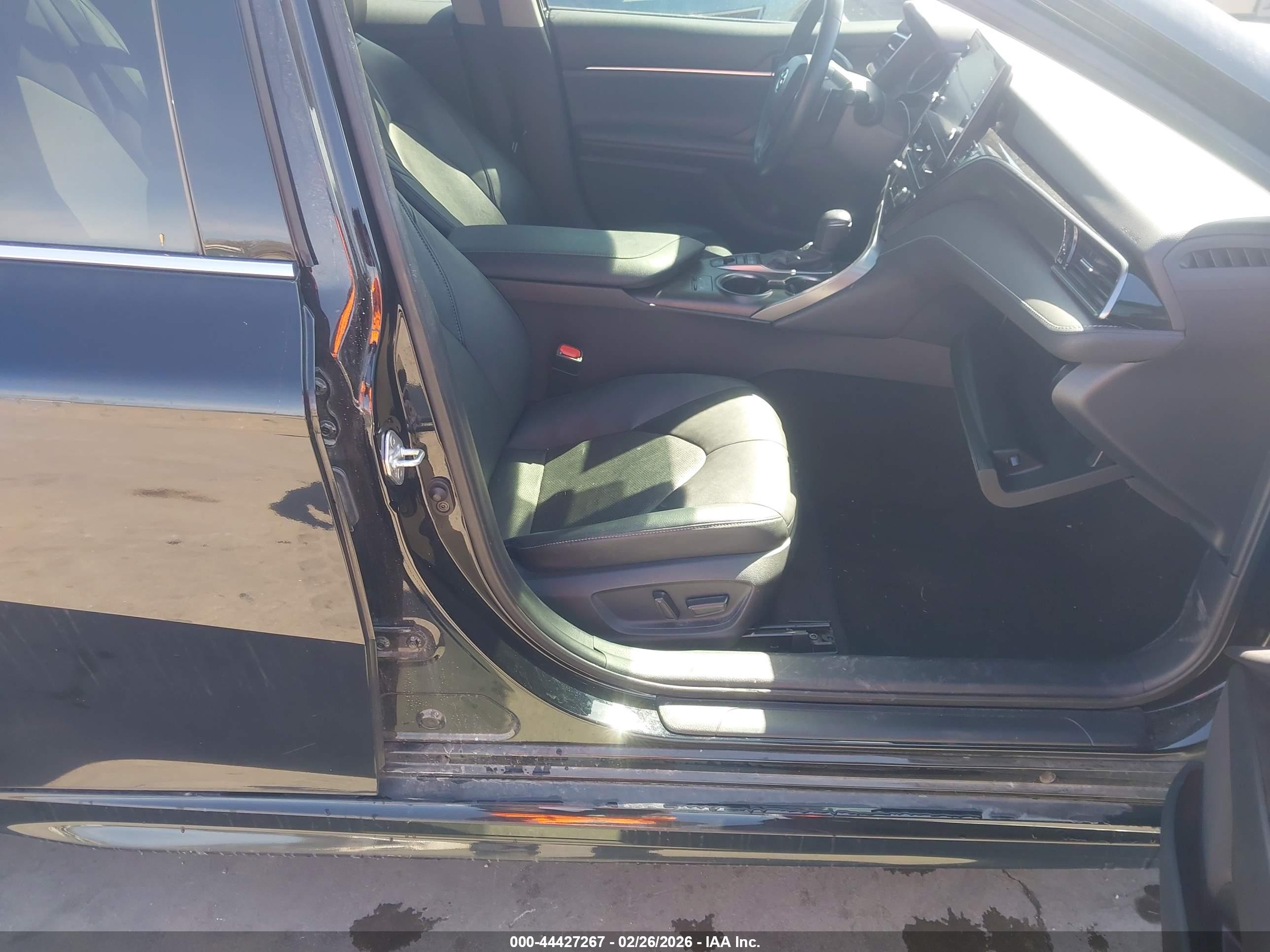 TOYOTA CAMRY image 5