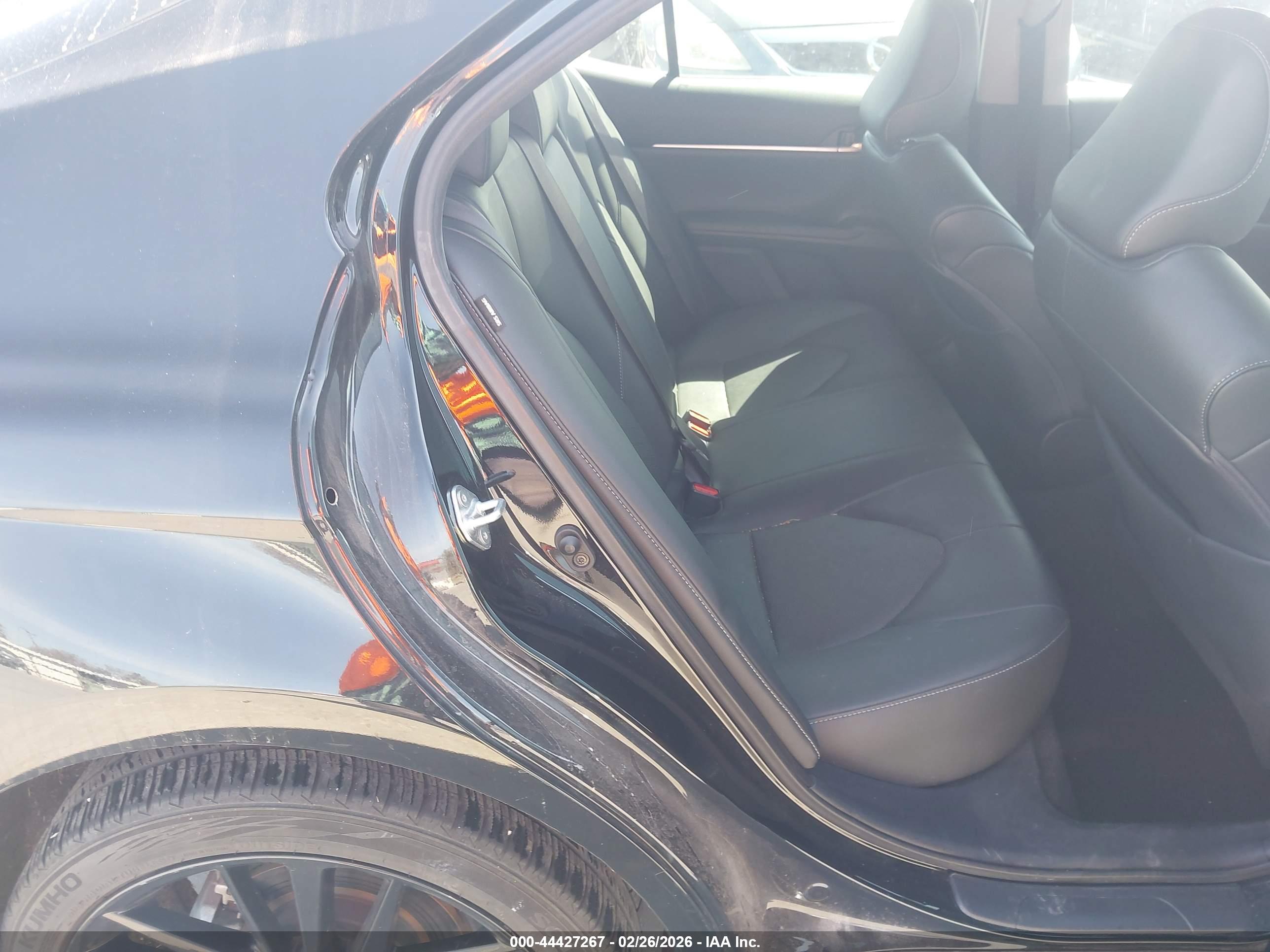 TOYOTA CAMRY image 8
