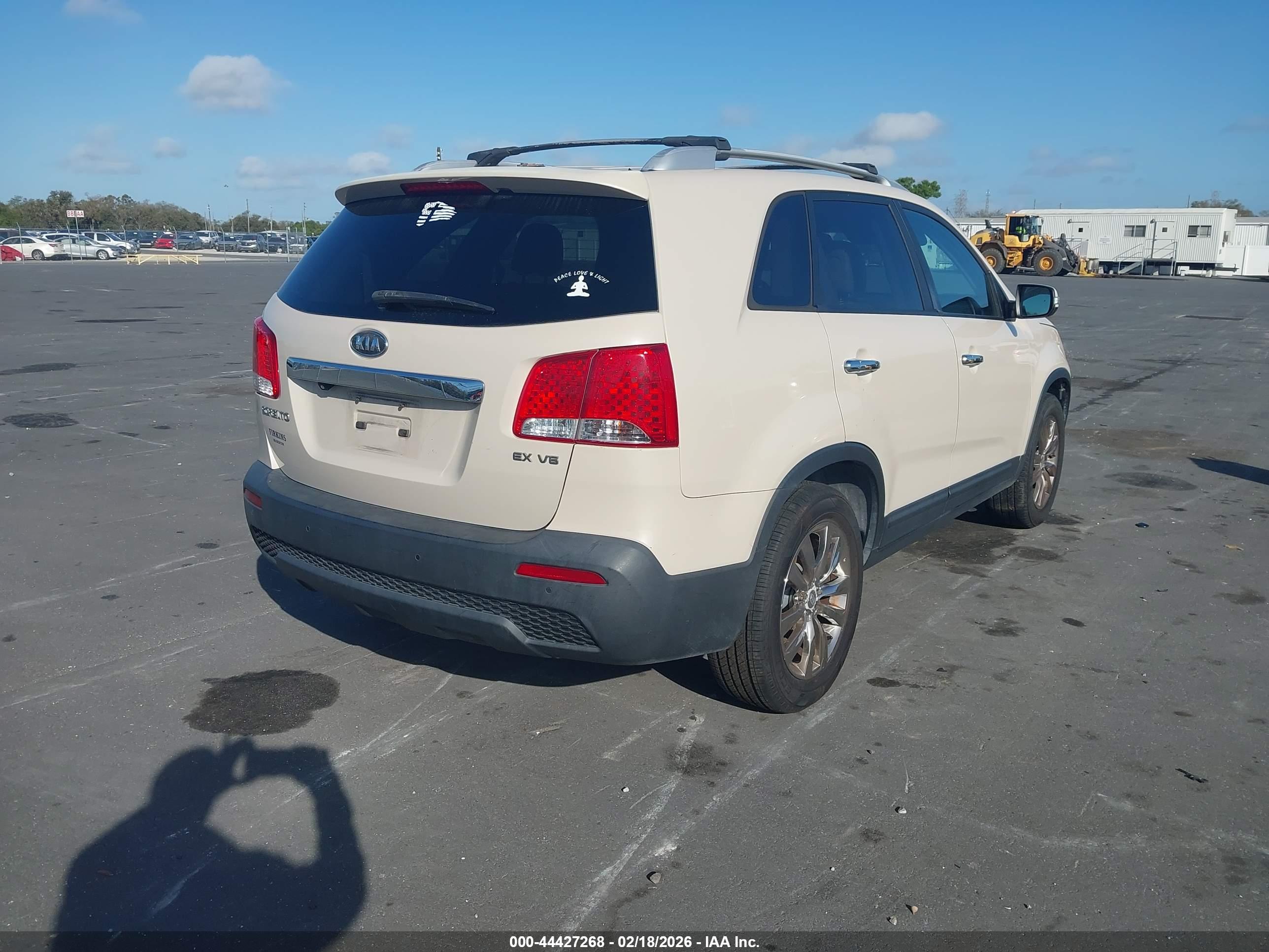 KIA SORENTO image 4