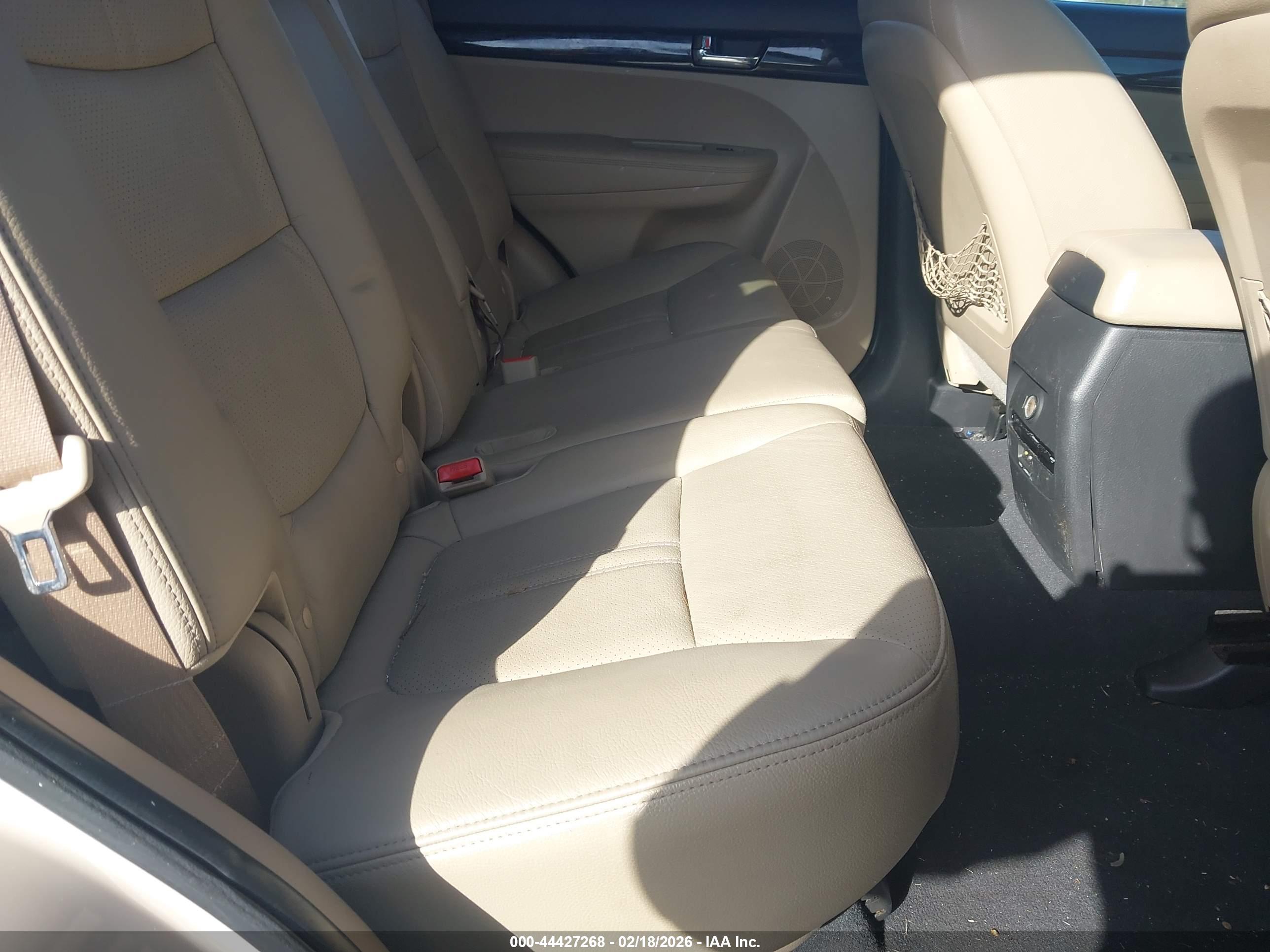 KIA SORENTO image 8