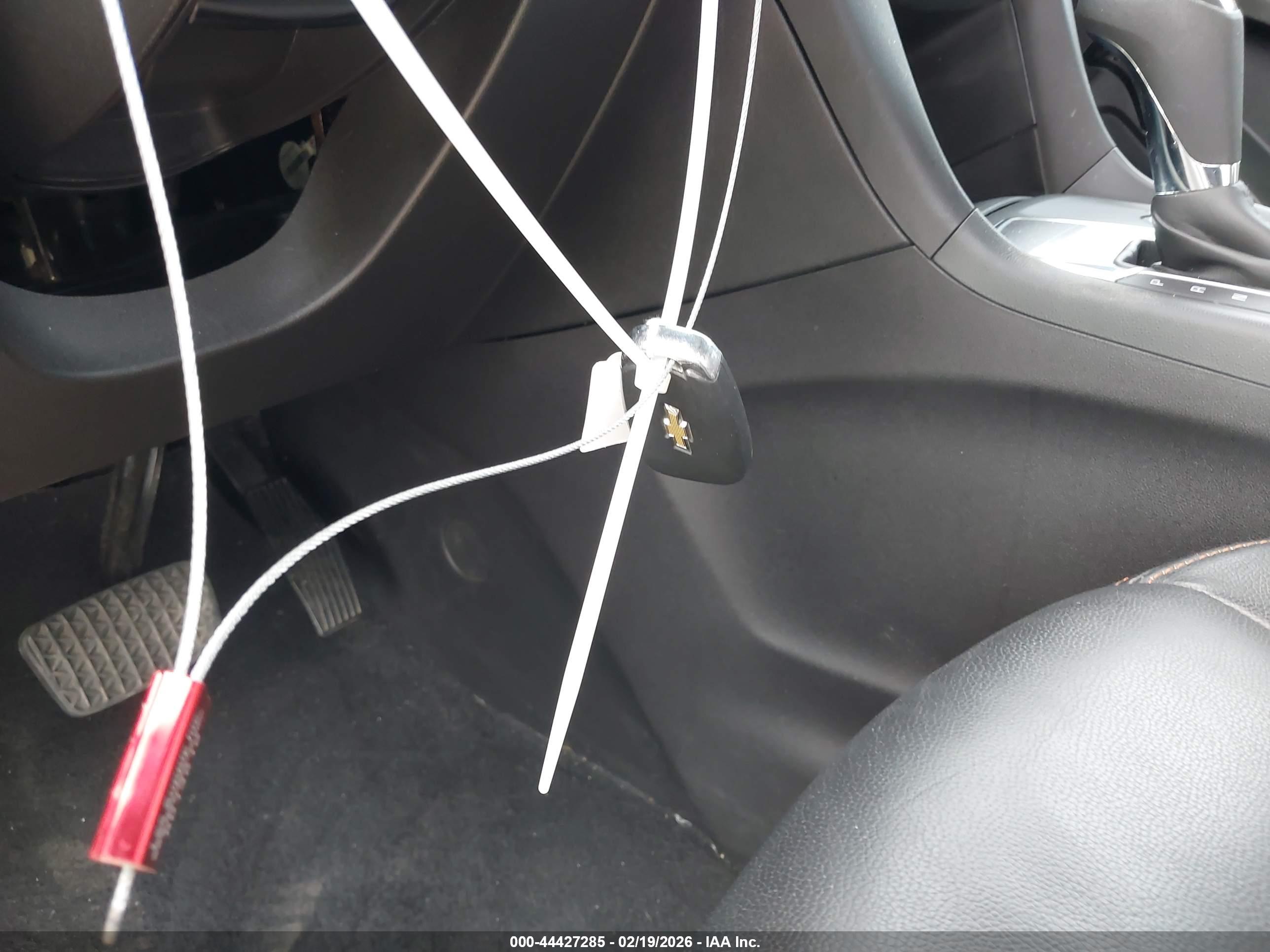 CHEVROLET EQUINOX image 11