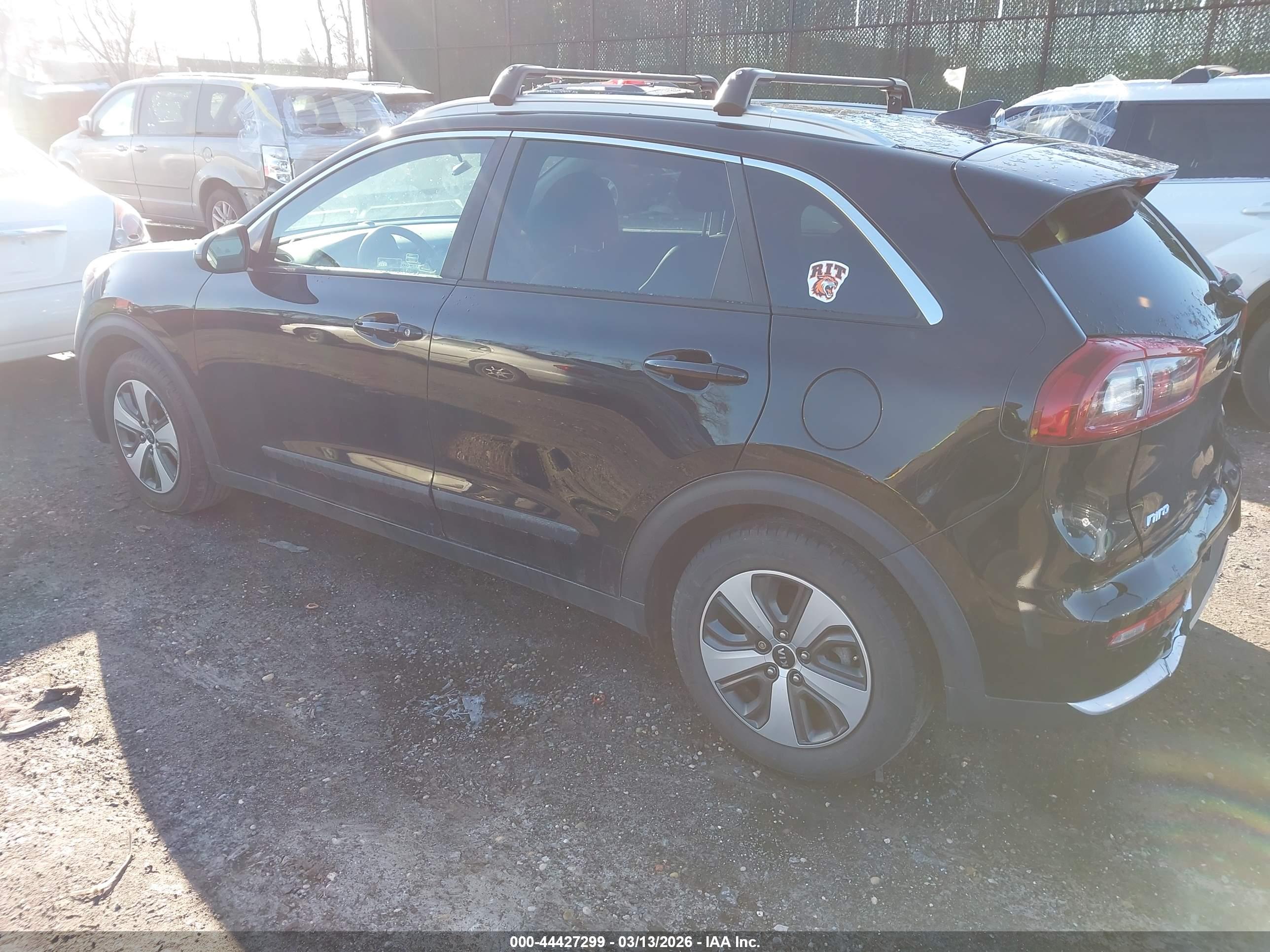 KIA NIRO image 3