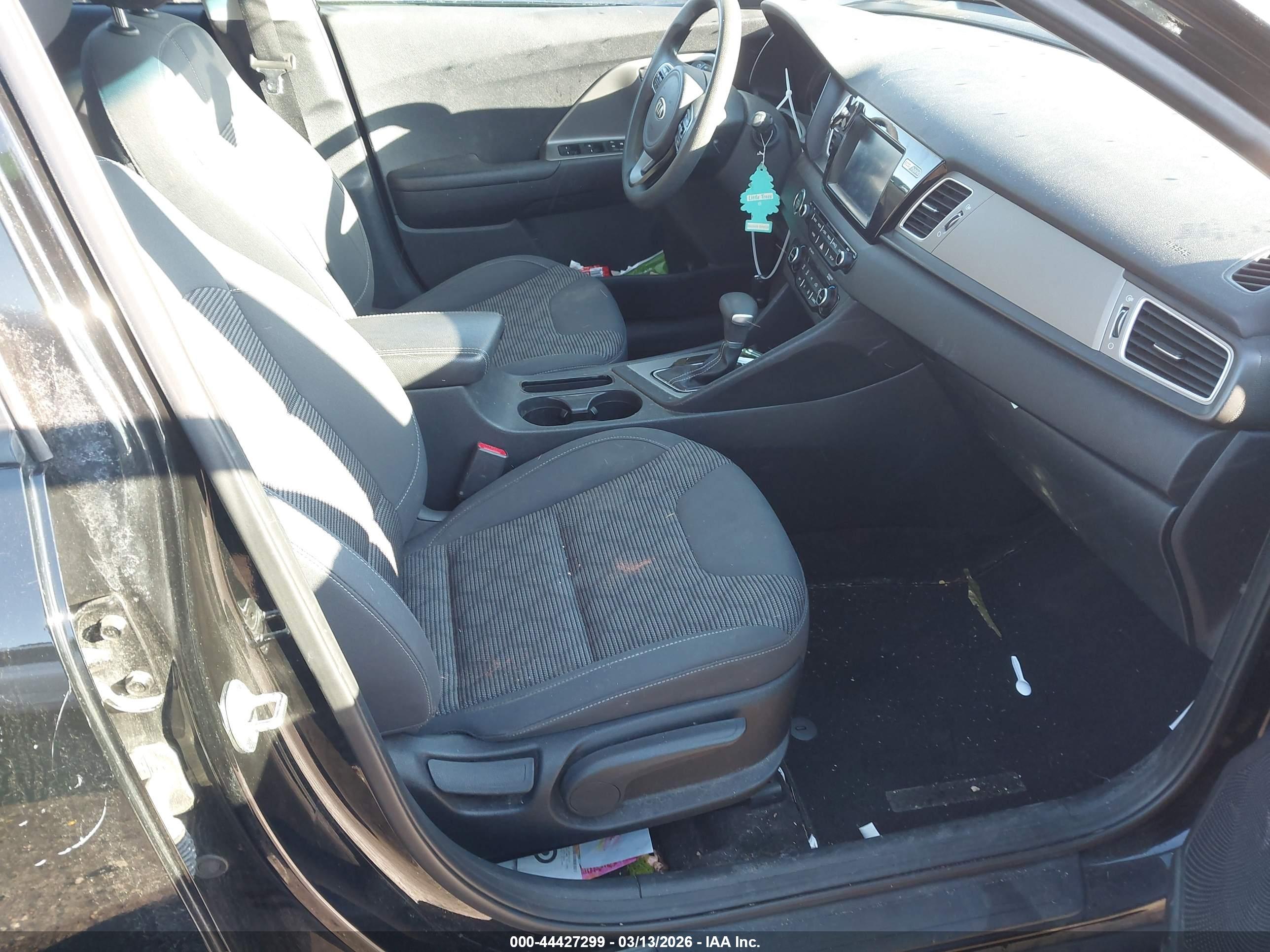 KIA NIRO image 5