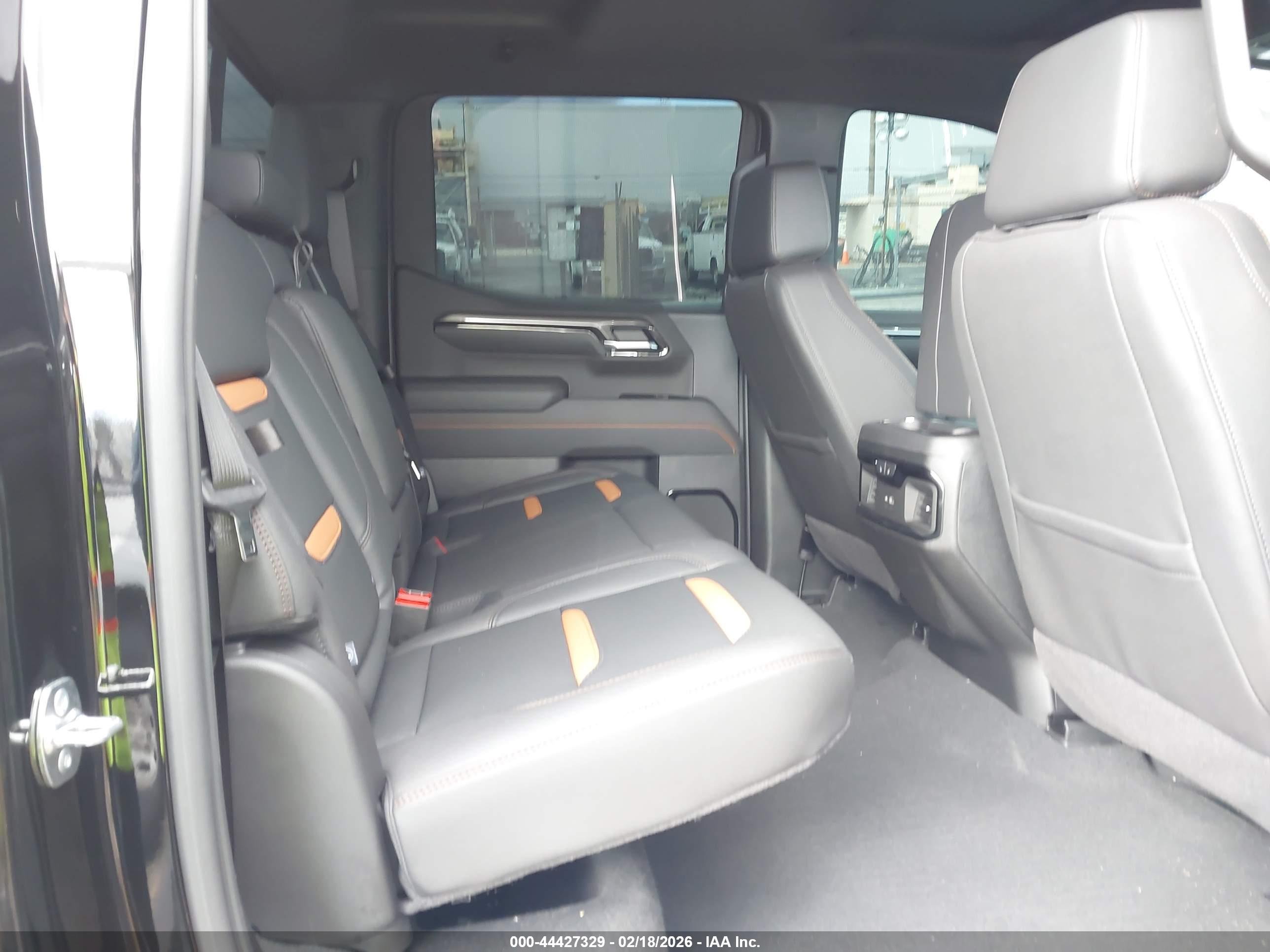 GMC SIERRA image 8