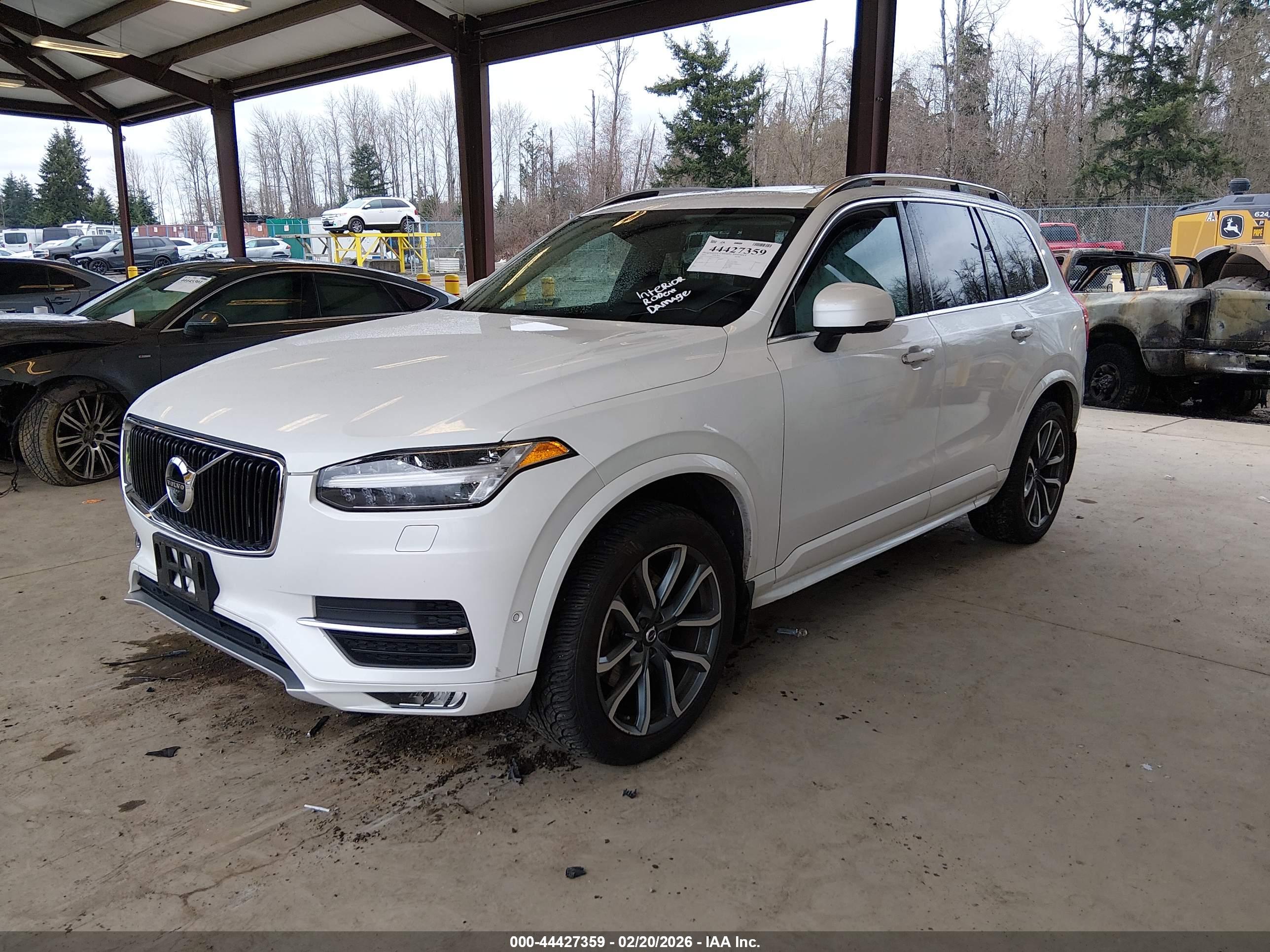 VOLVO XC90 image 2