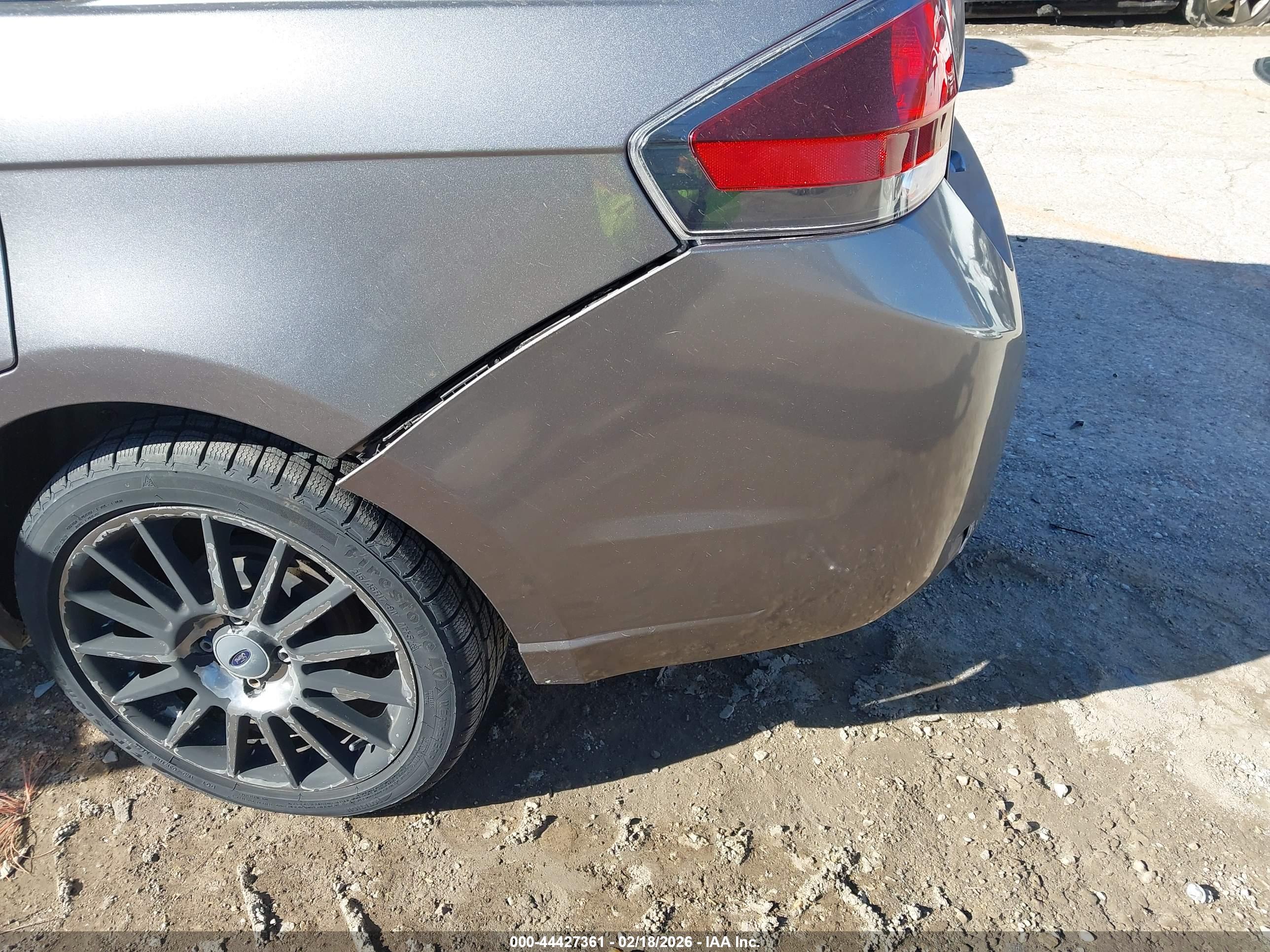 FORD FOCUS image 6