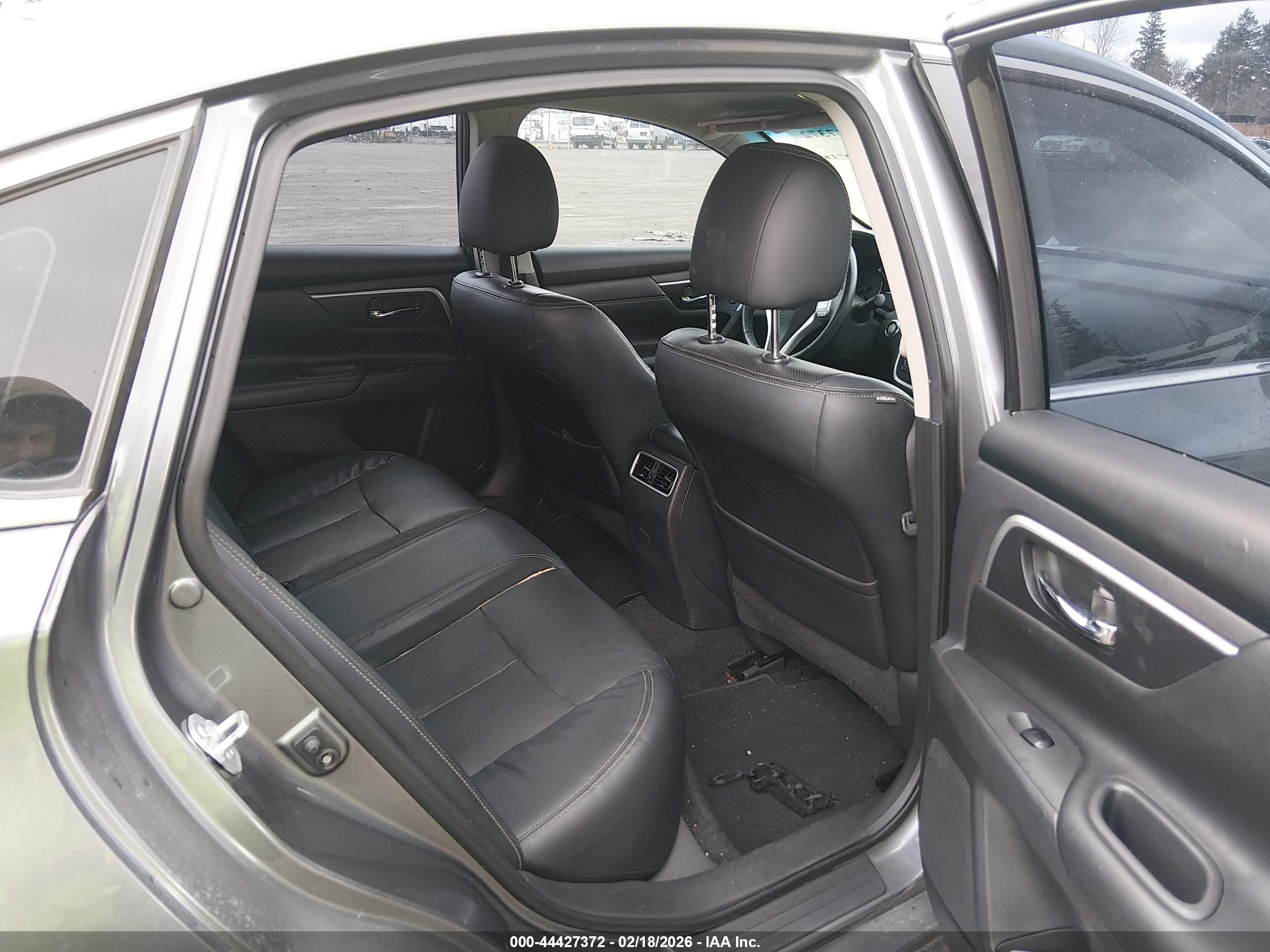 NISSAN ALTIMA image 8
