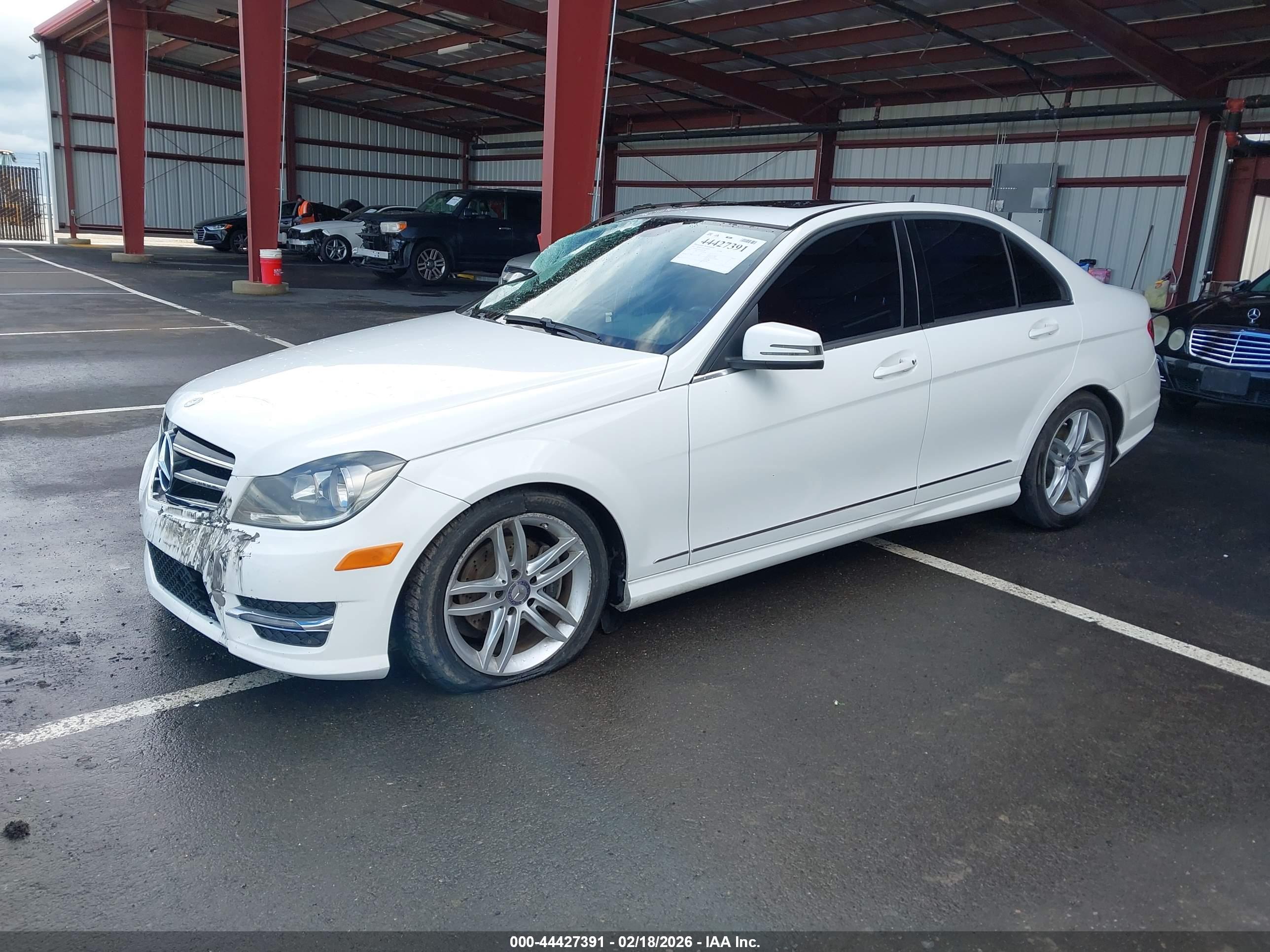 MERCEDES-BENZ C image 2