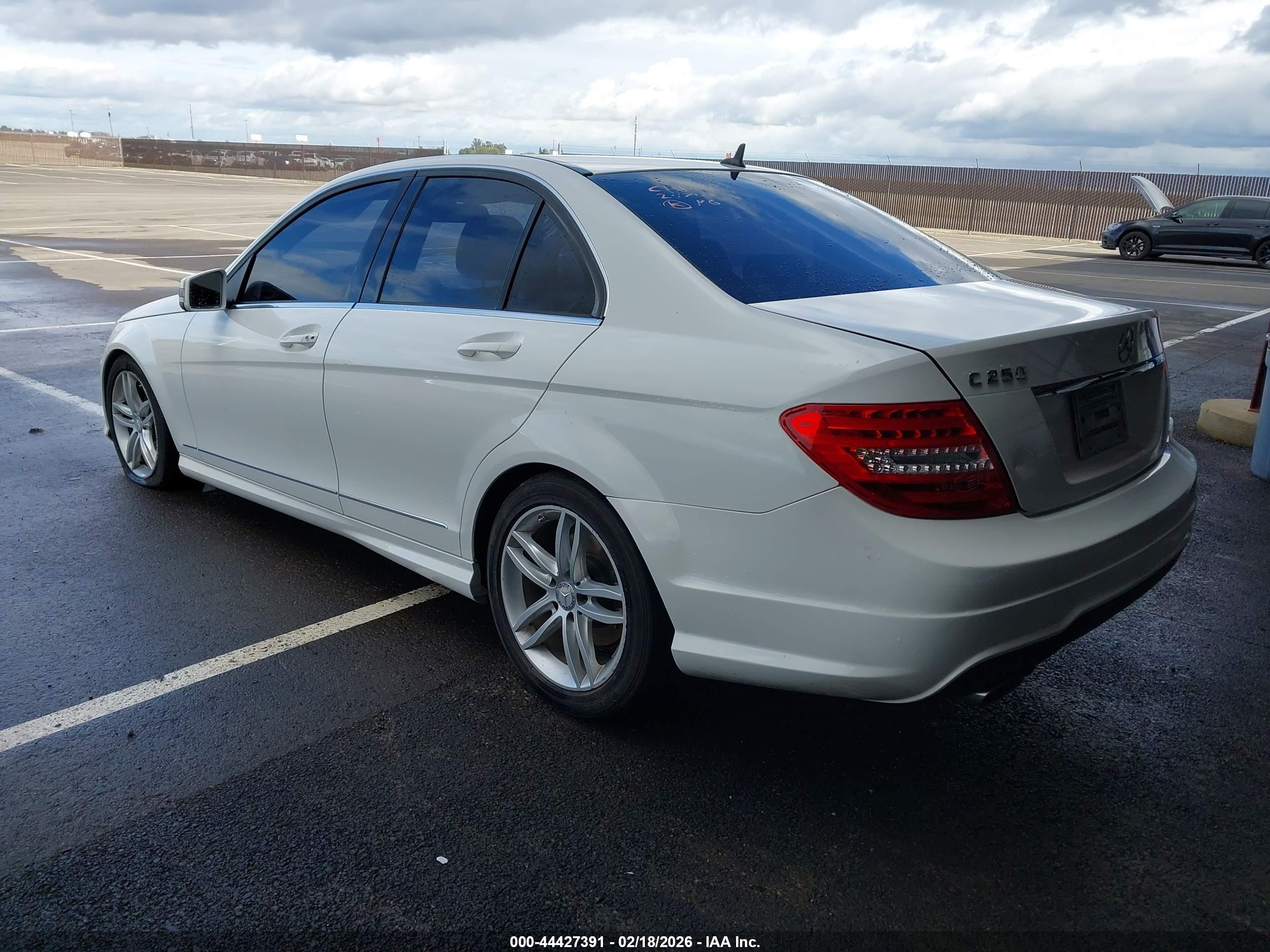 MERCEDES-BENZ C image 3