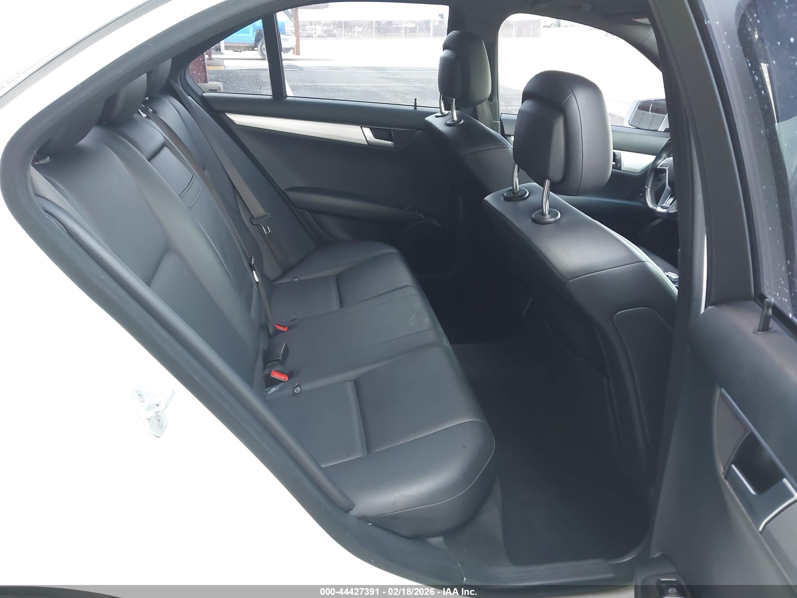 MERCEDES-BENZ C image 8