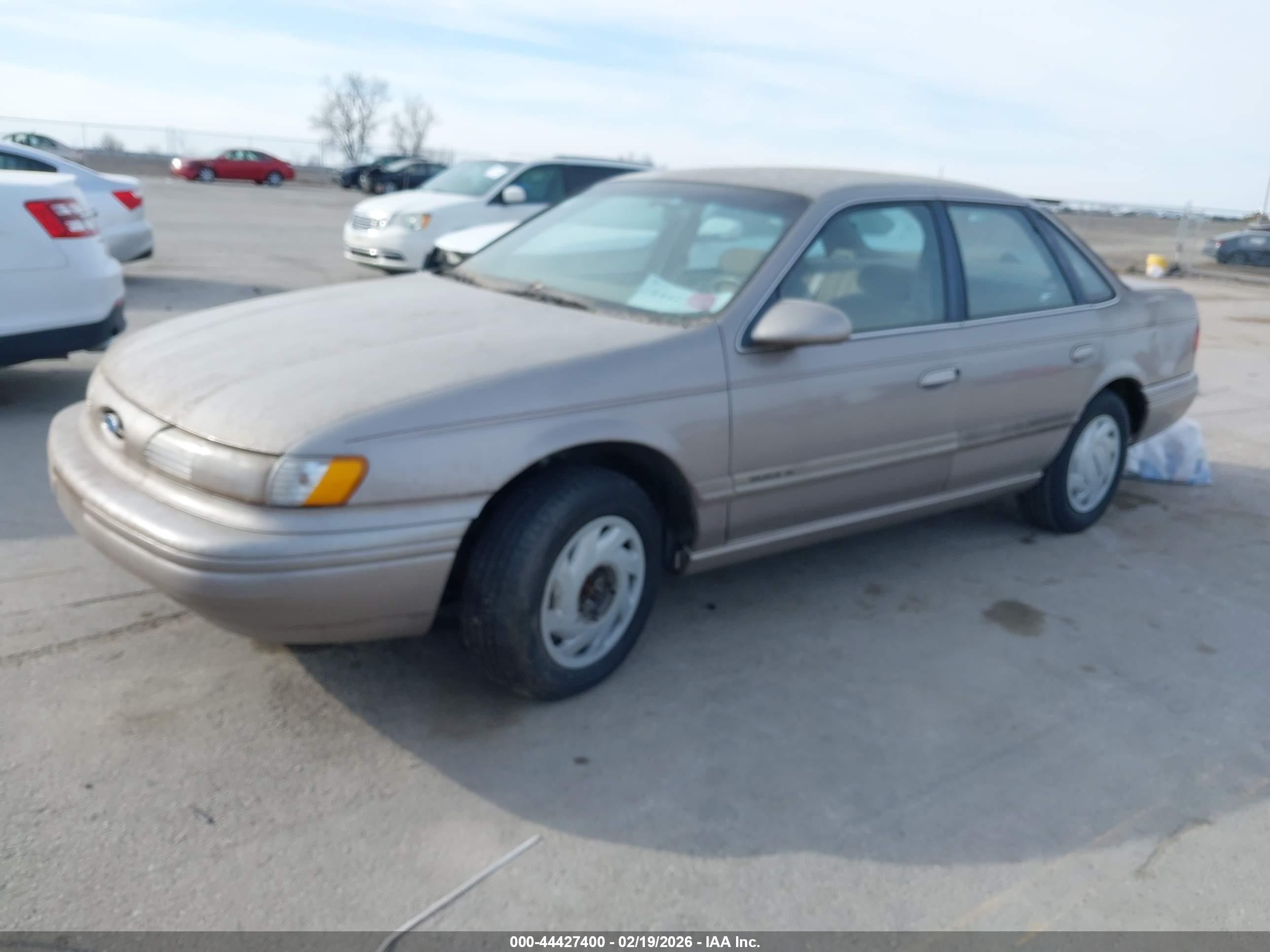 FORD TAURUS image 2
