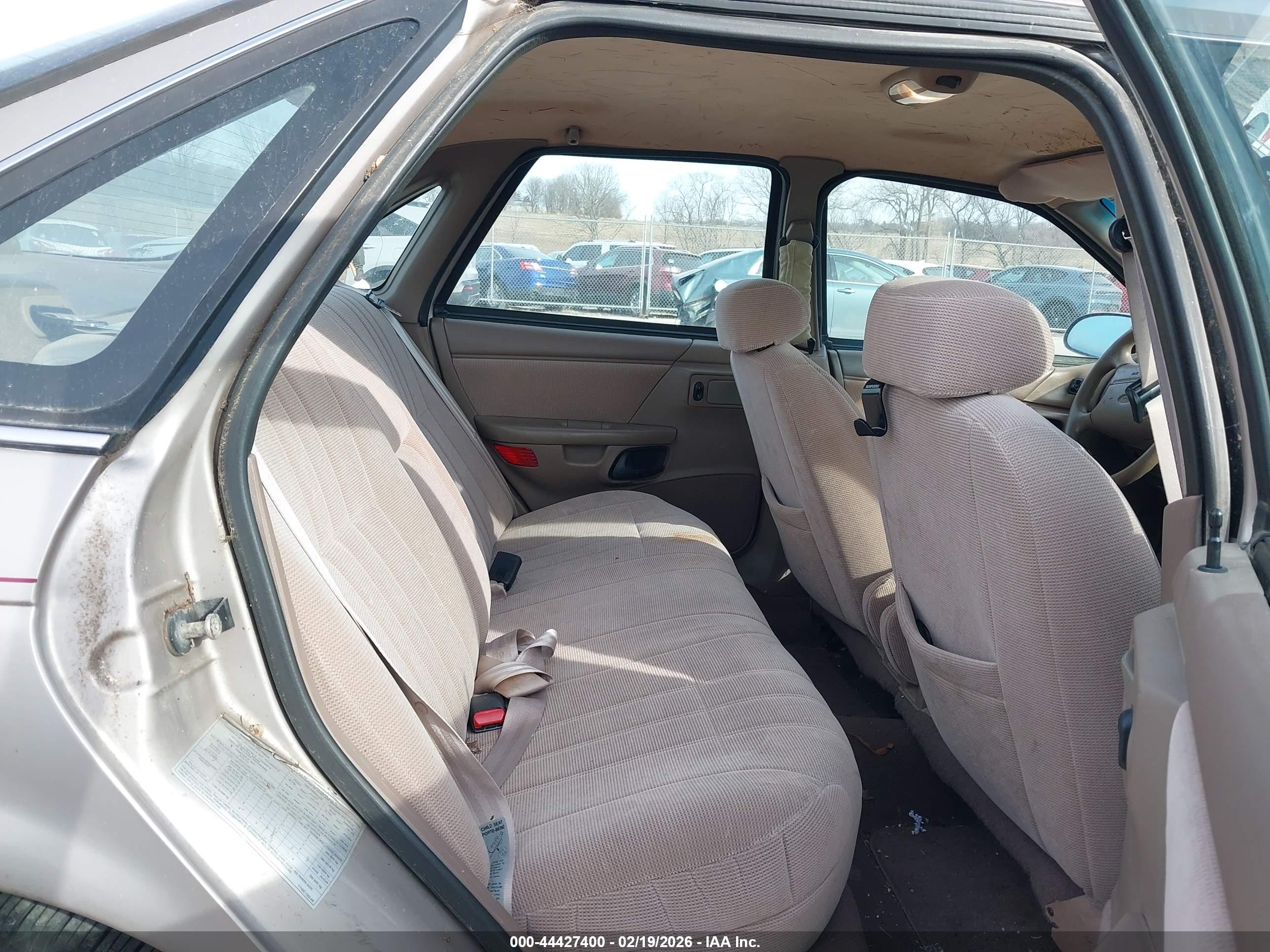 FORD TAURUS image 8