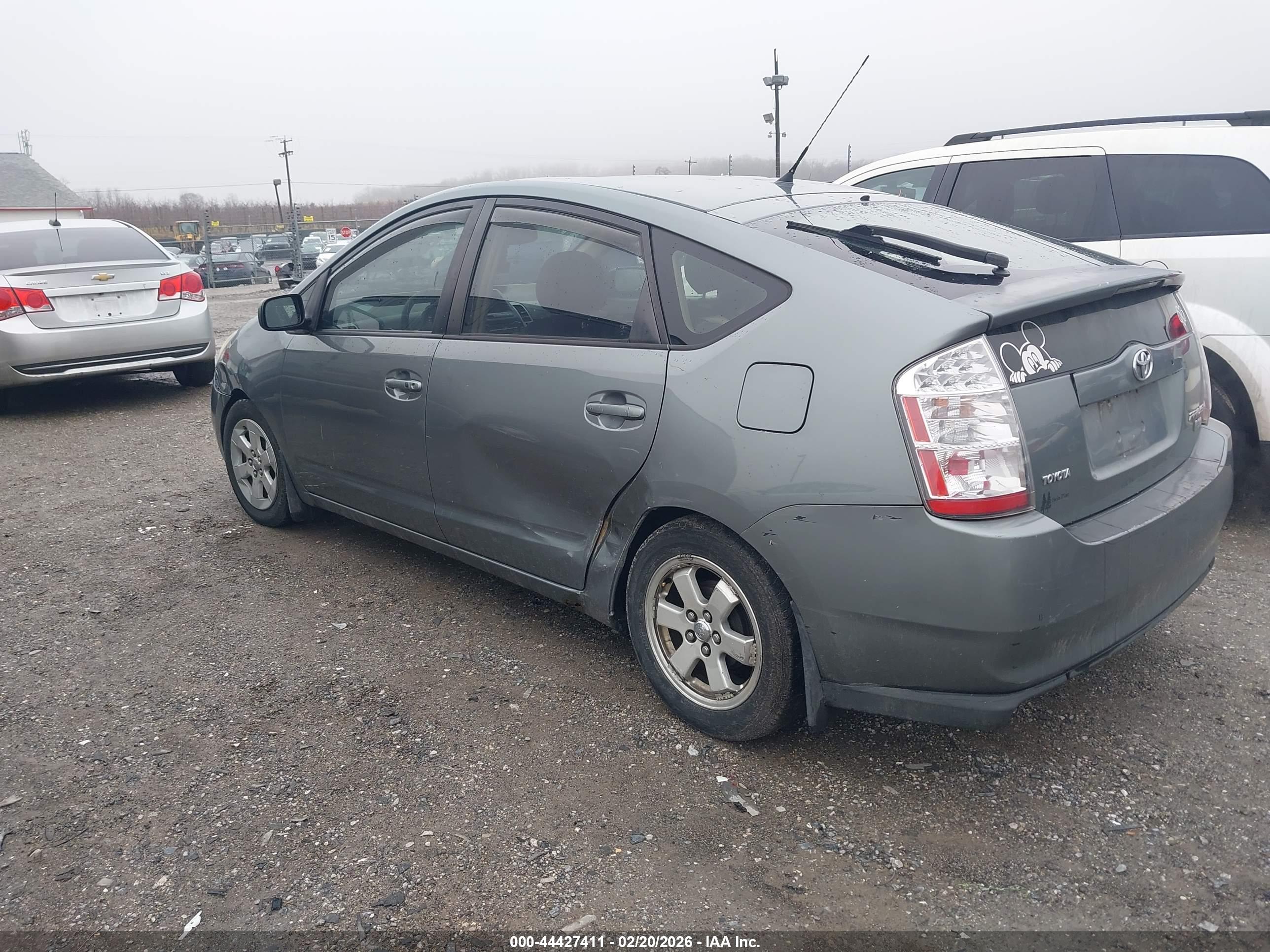 TOYOTA PRIUS image 3