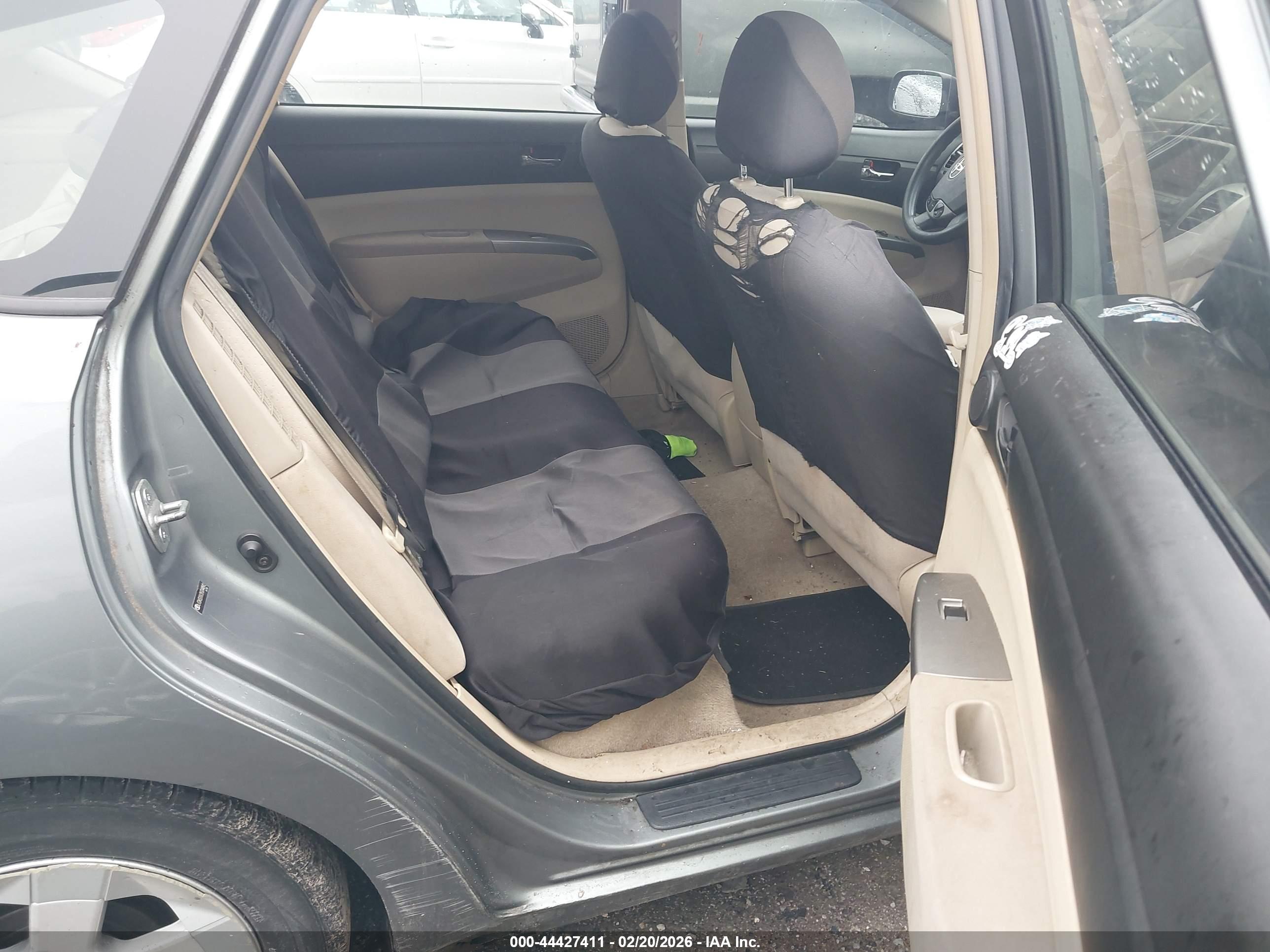TOYOTA PRIUS image 8