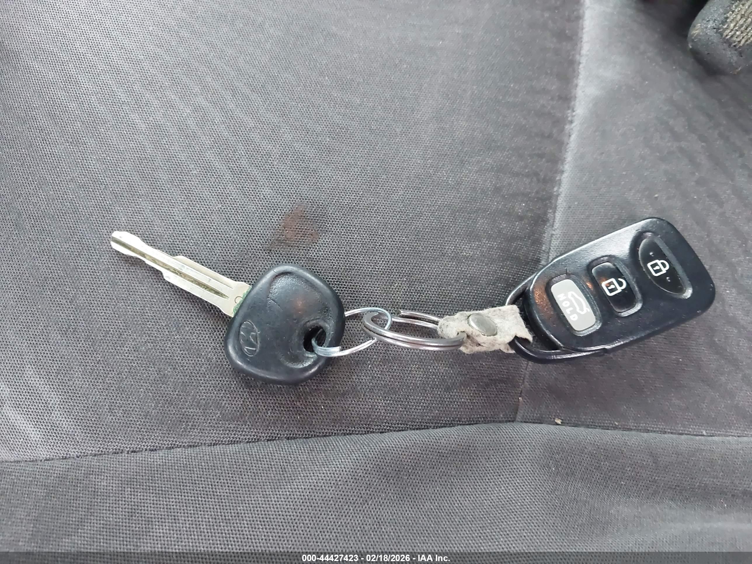 HYUNDAI ELANTRA image 11