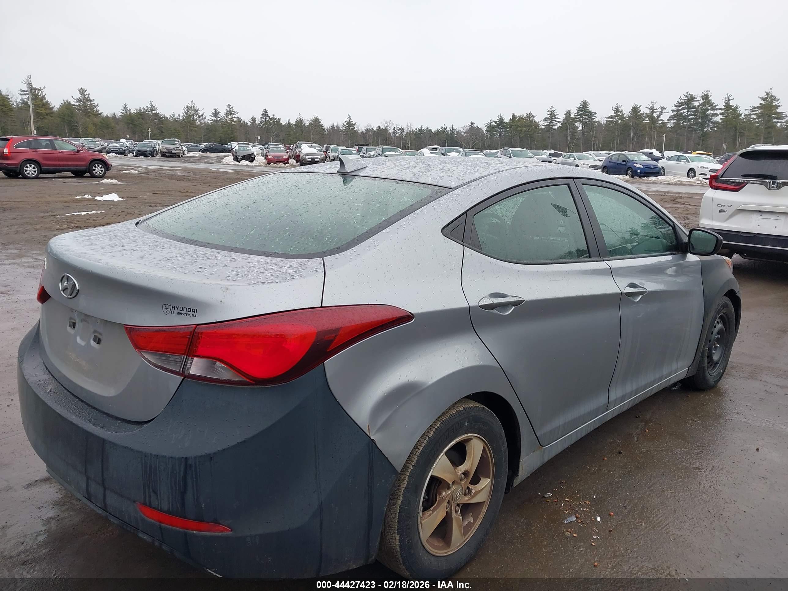 HYUNDAI ELANTRA image 4