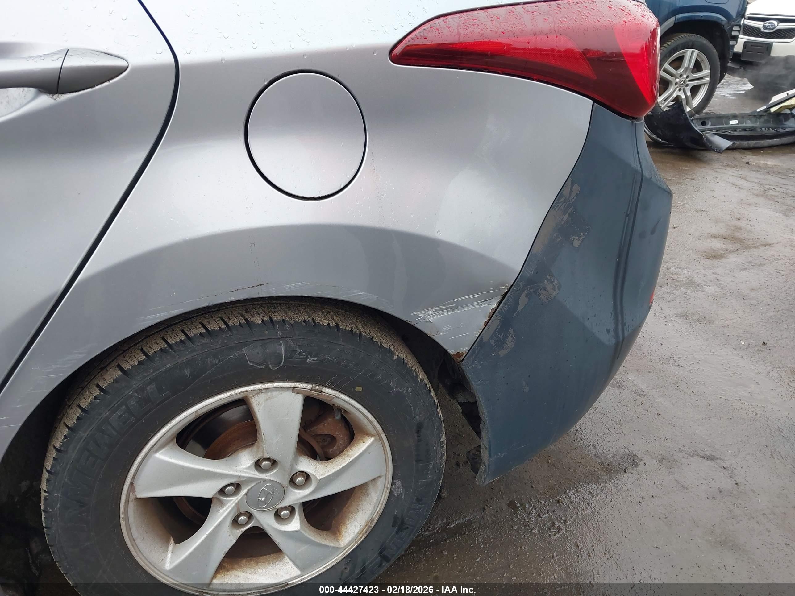 HYUNDAI ELANTRA image 6