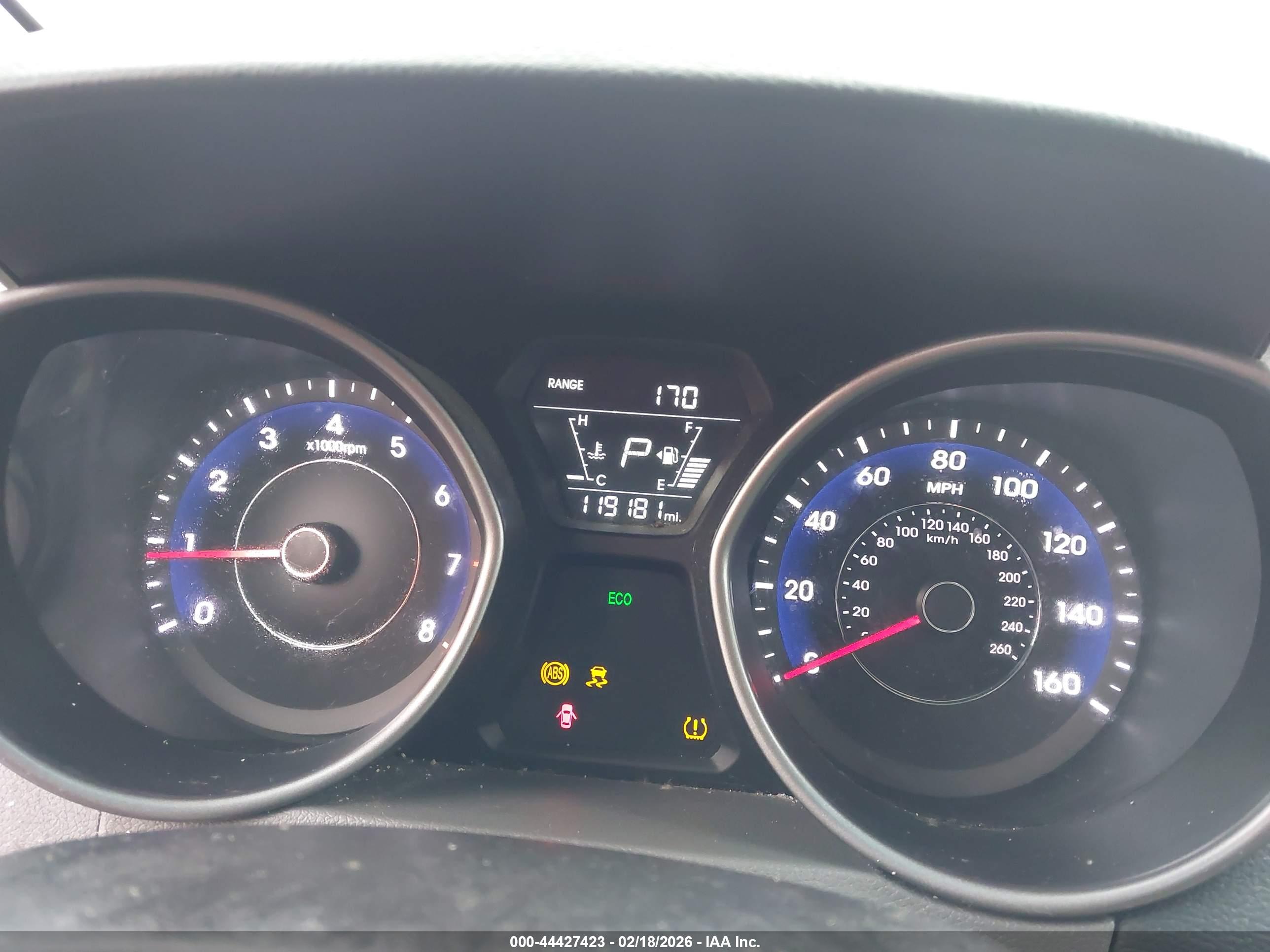 HYUNDAI ELANTRA image 7
