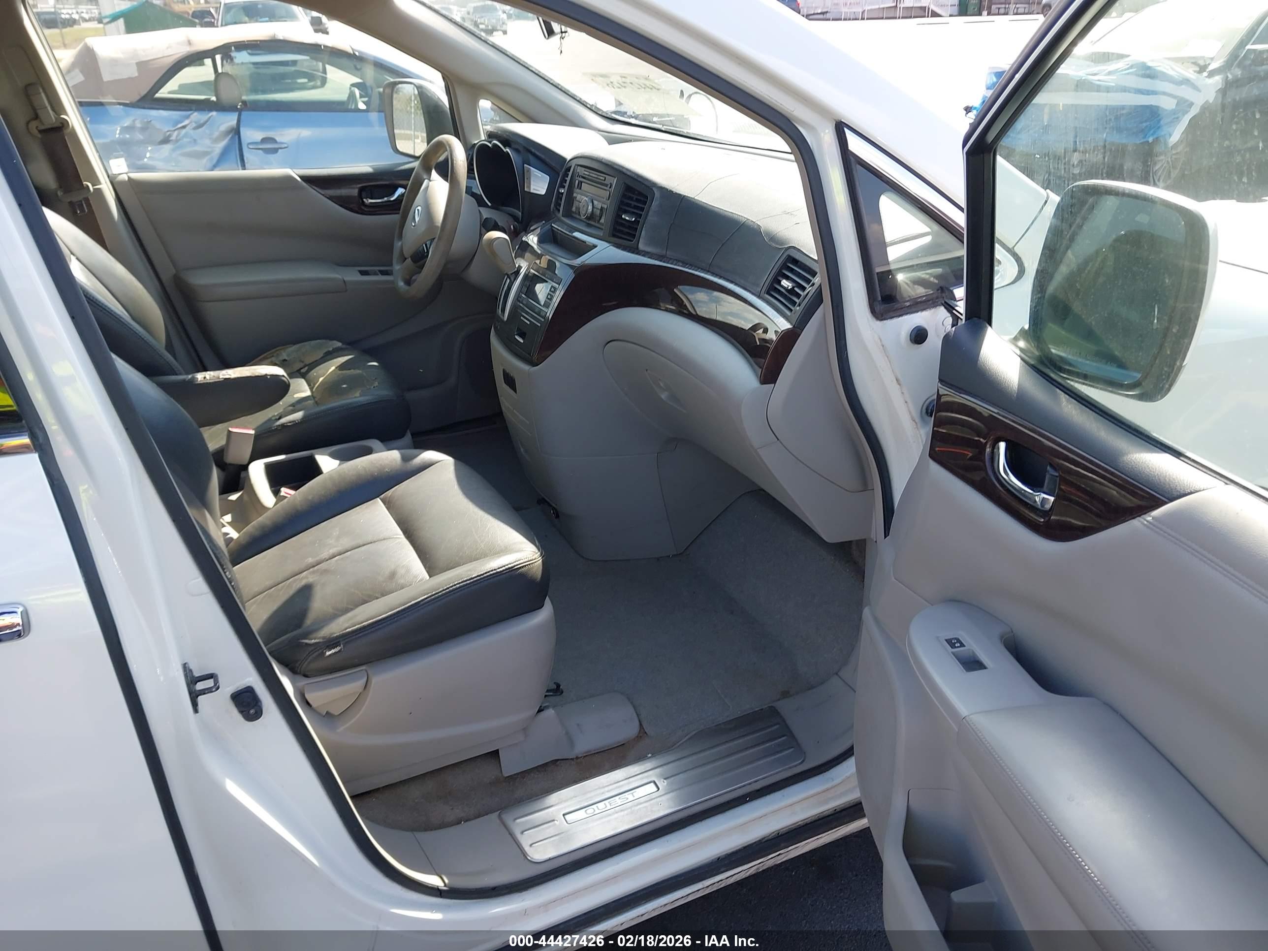 NISSAN QUEST image 5
