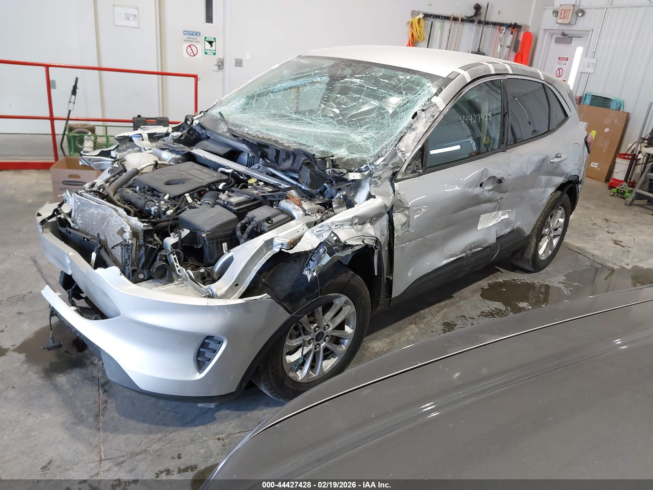 FORD ESCAPE image 2