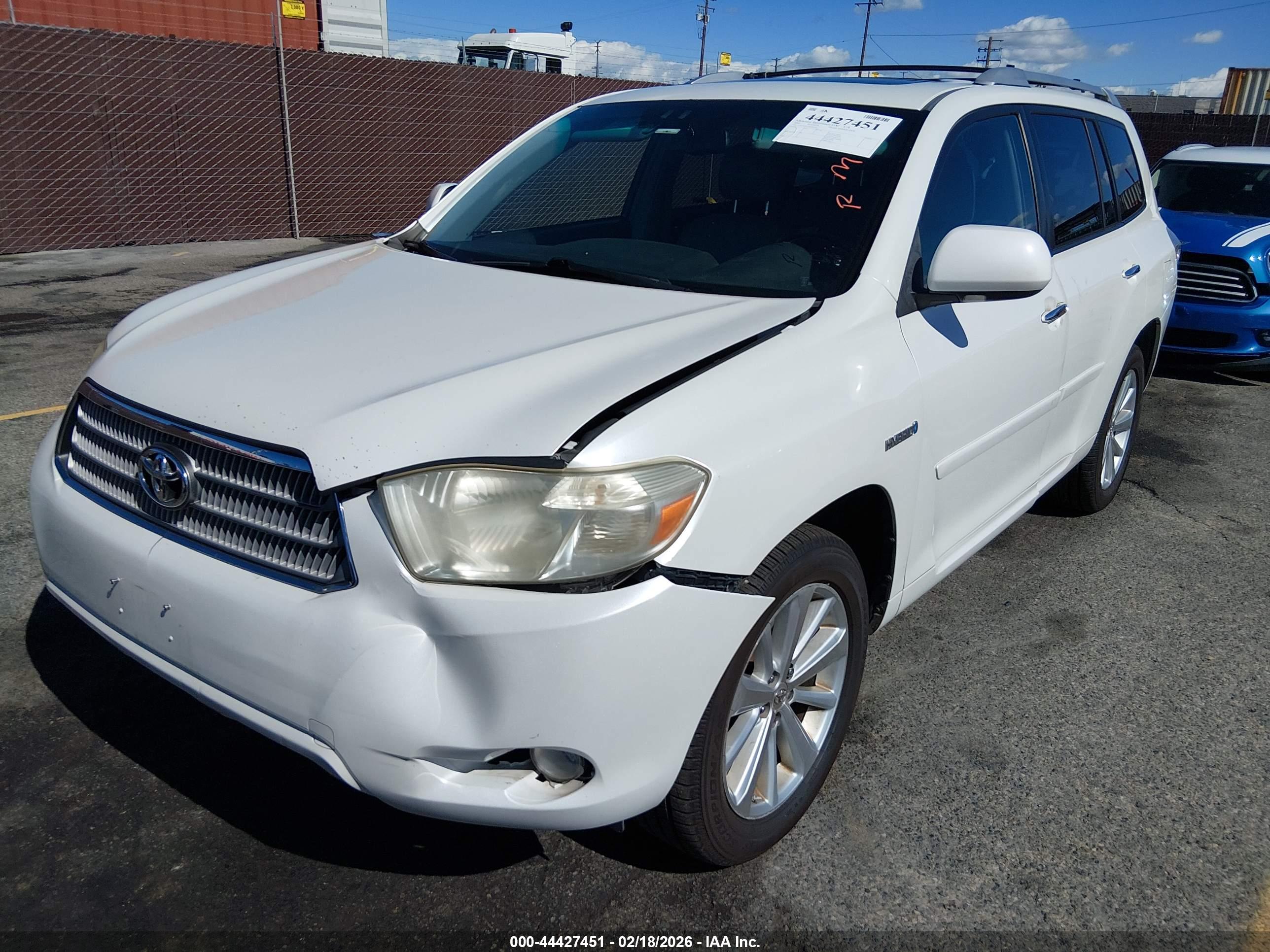 TOYOTA HIGHLANDER image 2