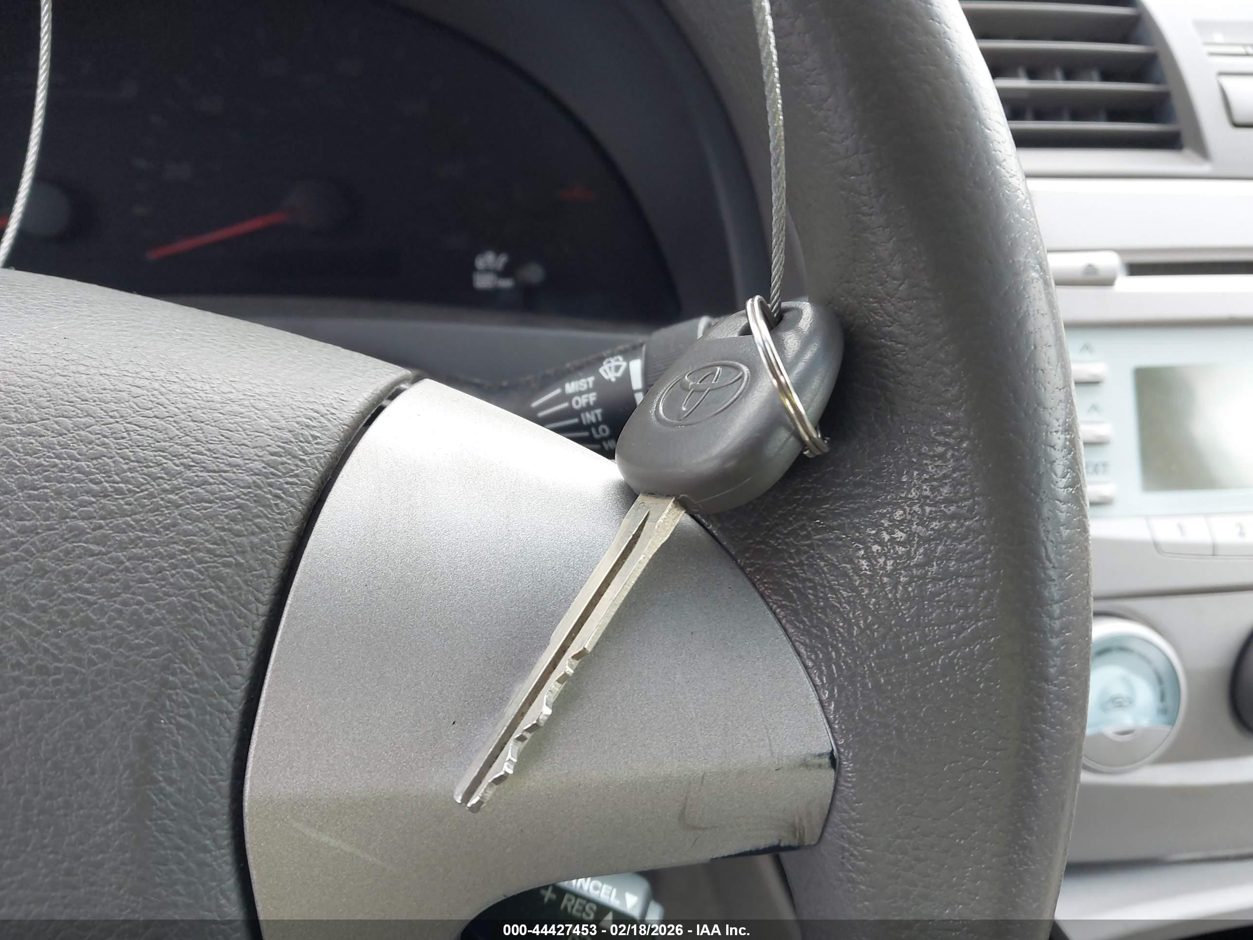 TOYOTA CAMRY image 11