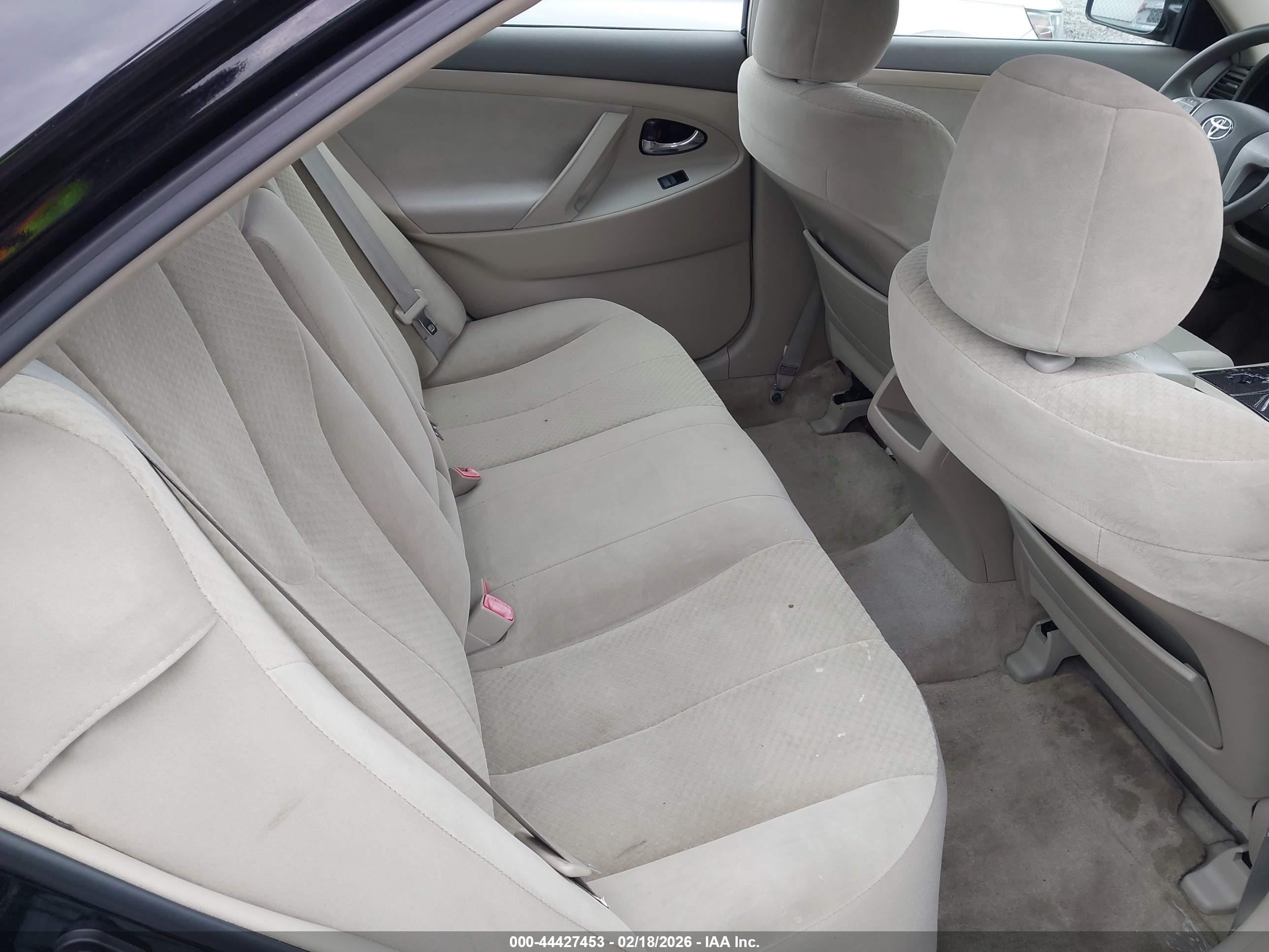 TOYOTA CAMRY image 8