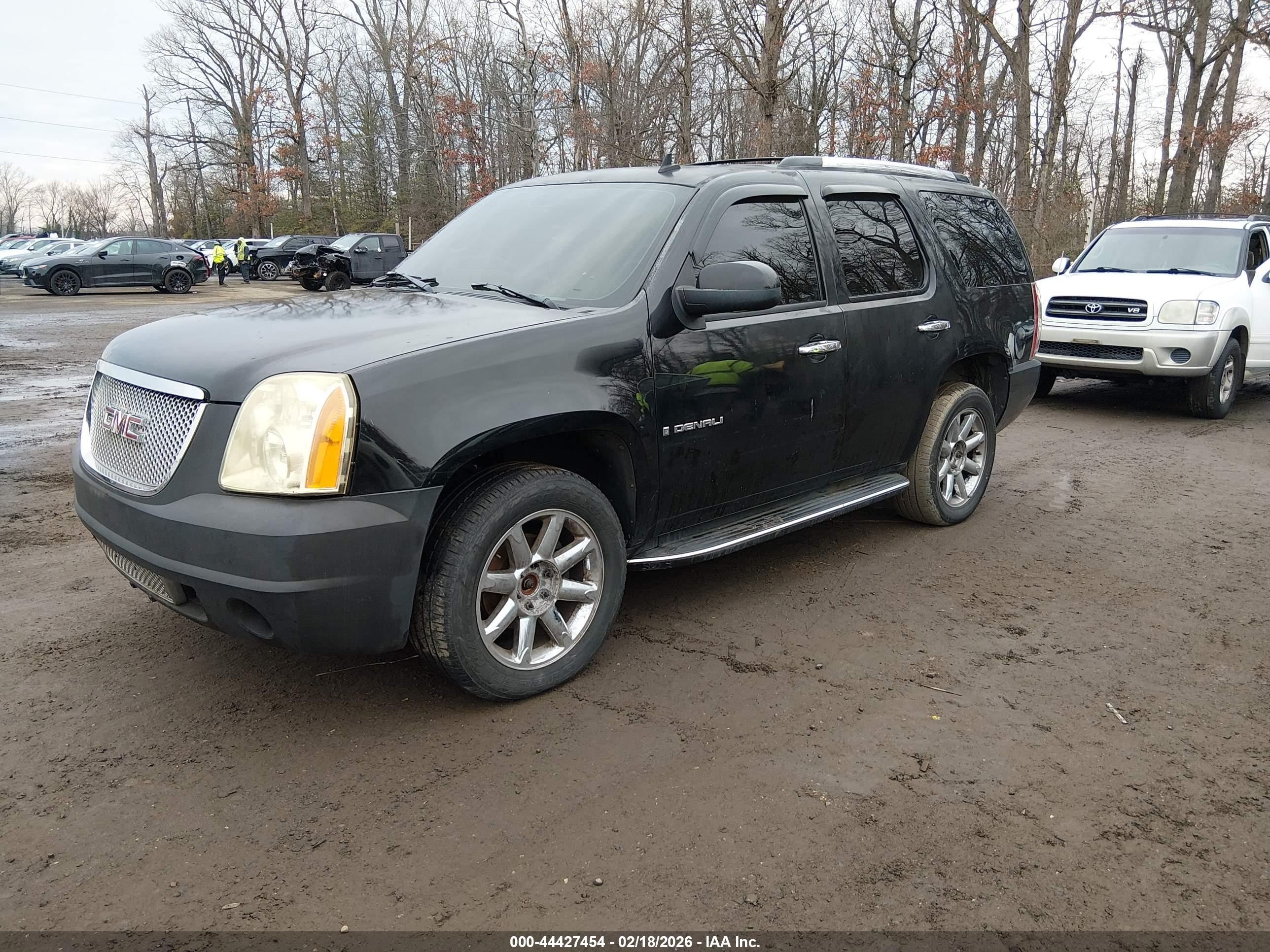 GMC YUKON image 2