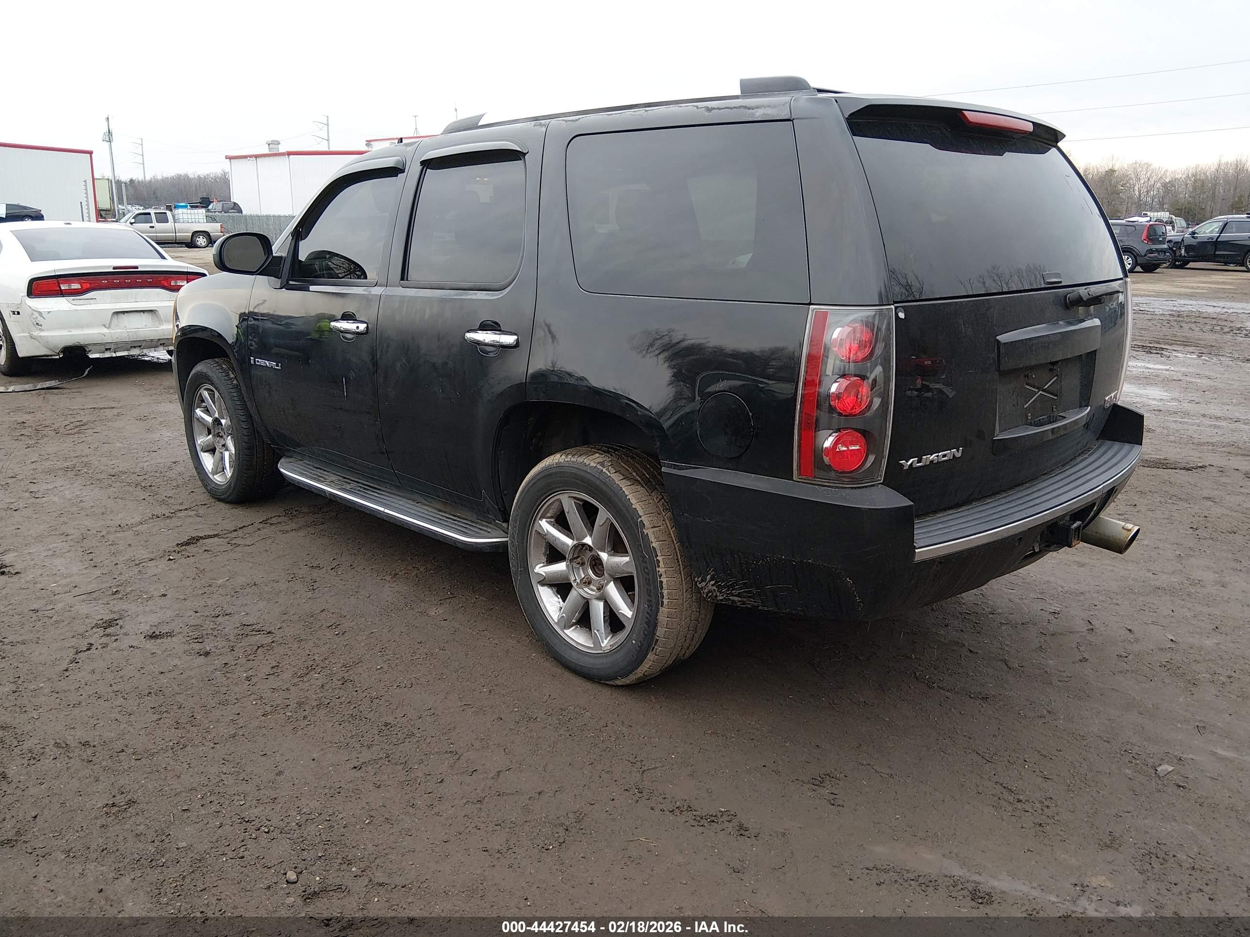 GMC YUKON image 3