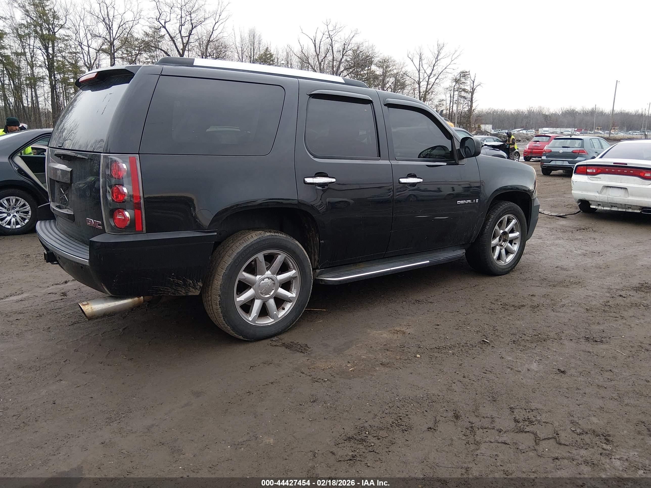 GMC YUKON image 4