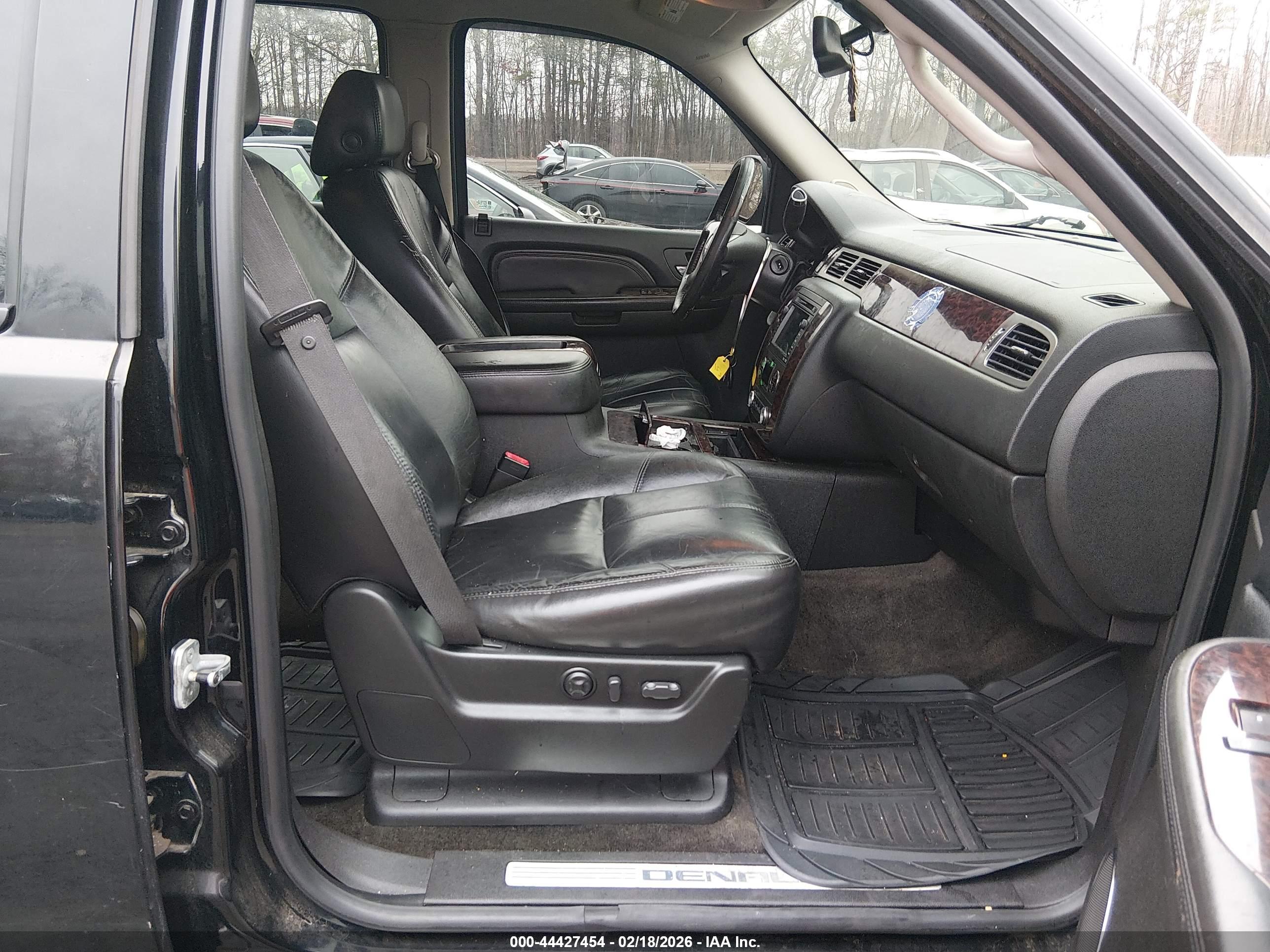 GMC YUKON image 5