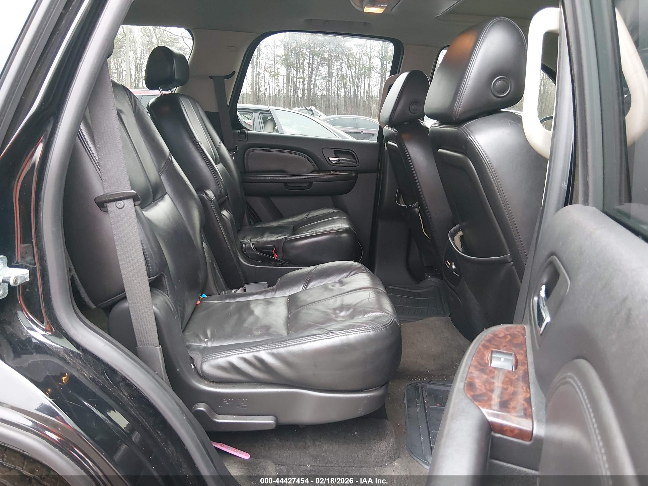 GMC YUKON image 8