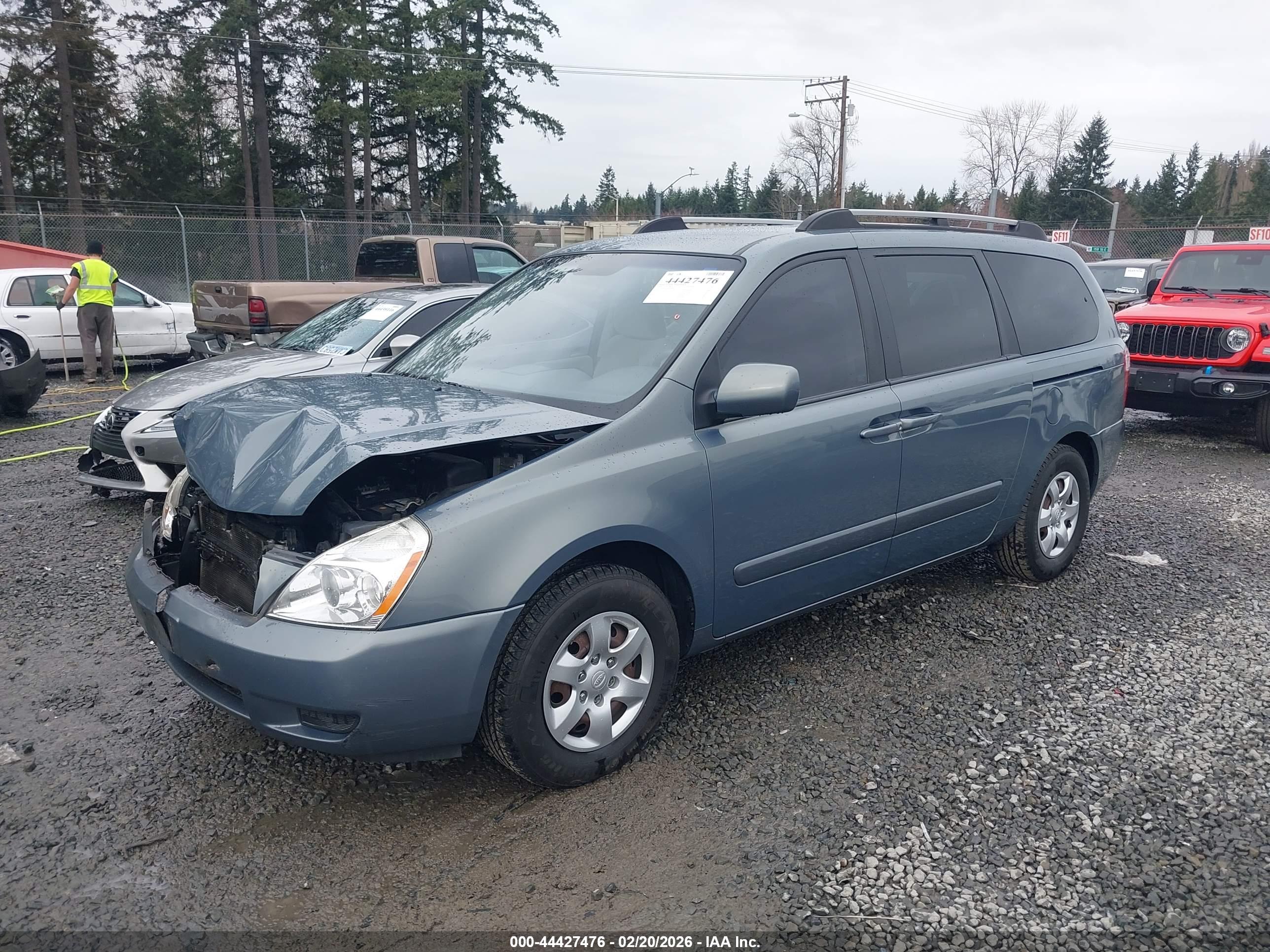KIA SEDONA image 2
