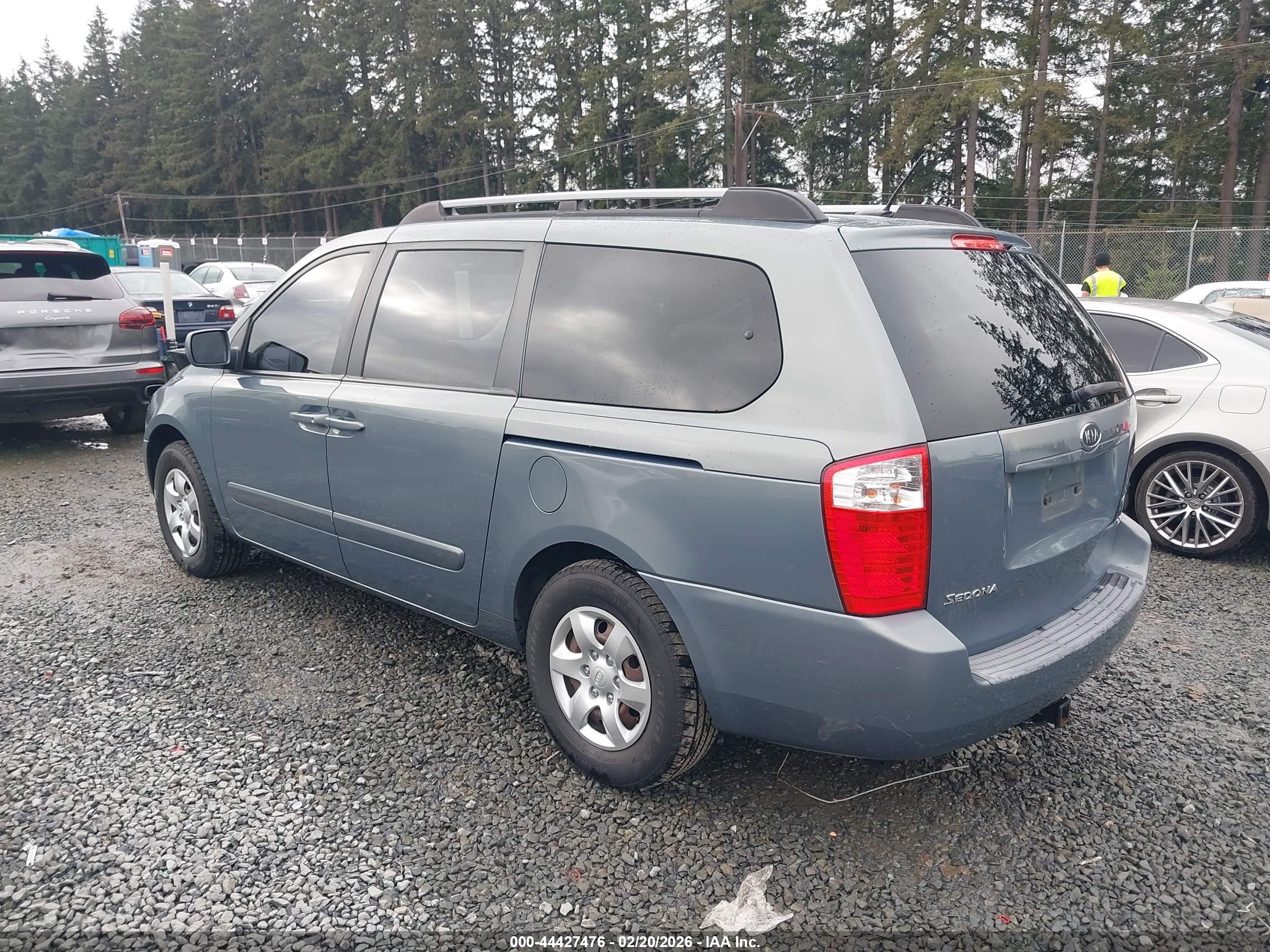 KIA SEDONA image 3