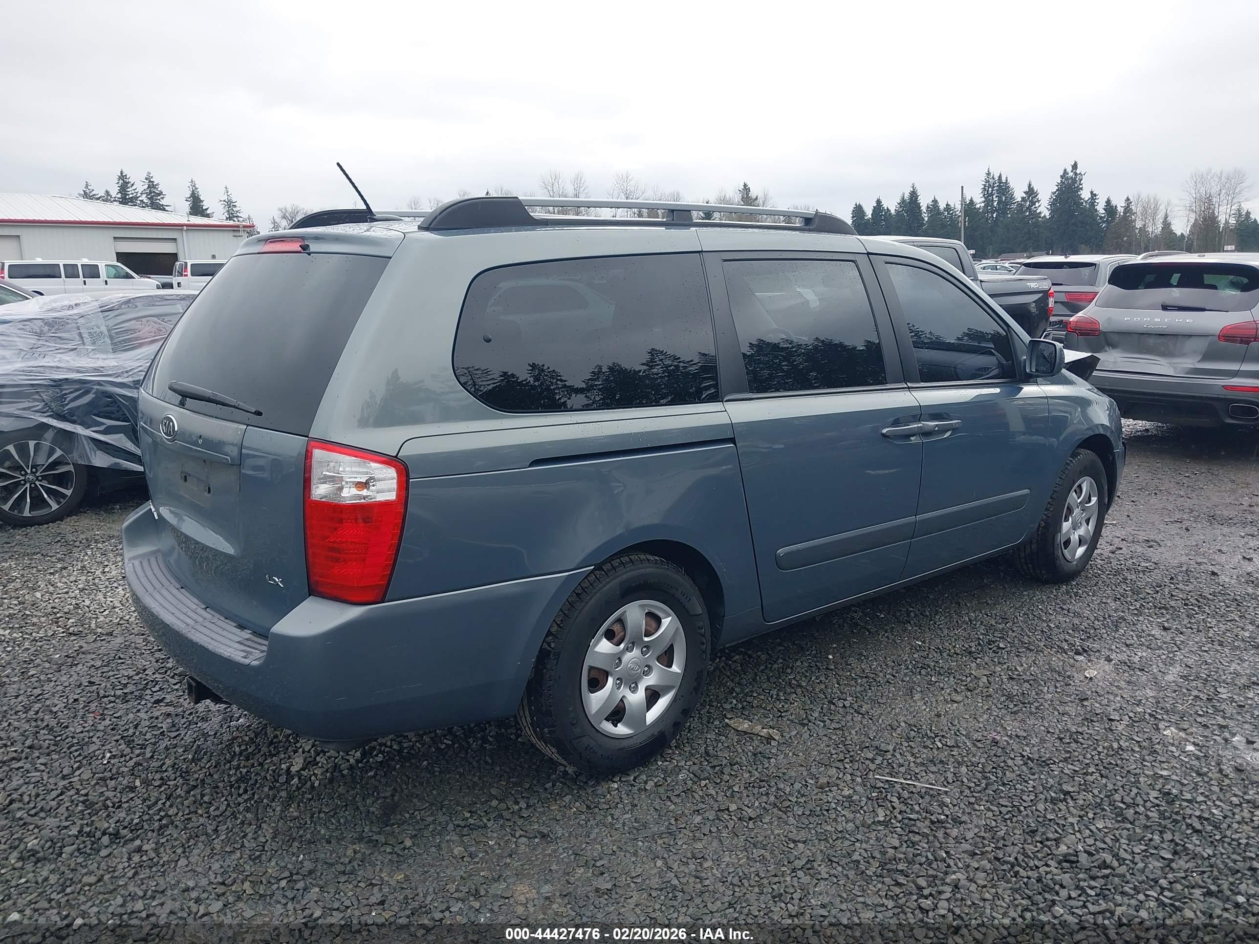 KIA SEDONA image 4