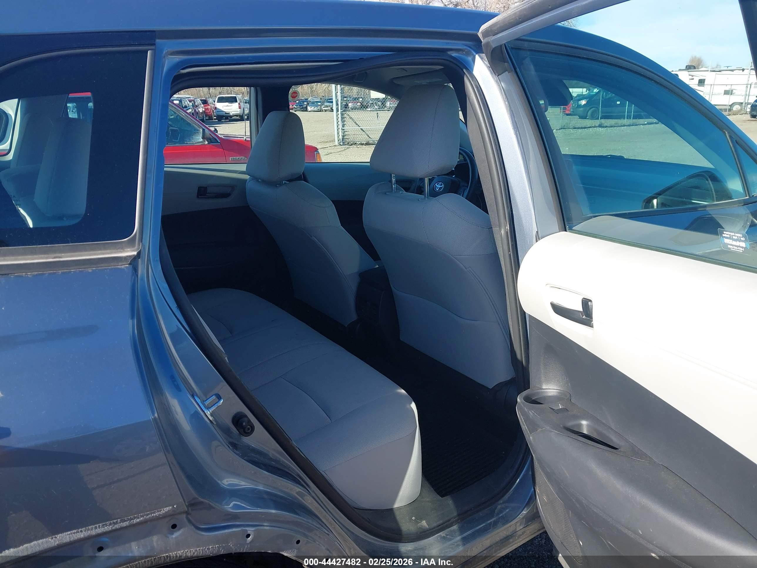 TOYOTA COROLLA image 8