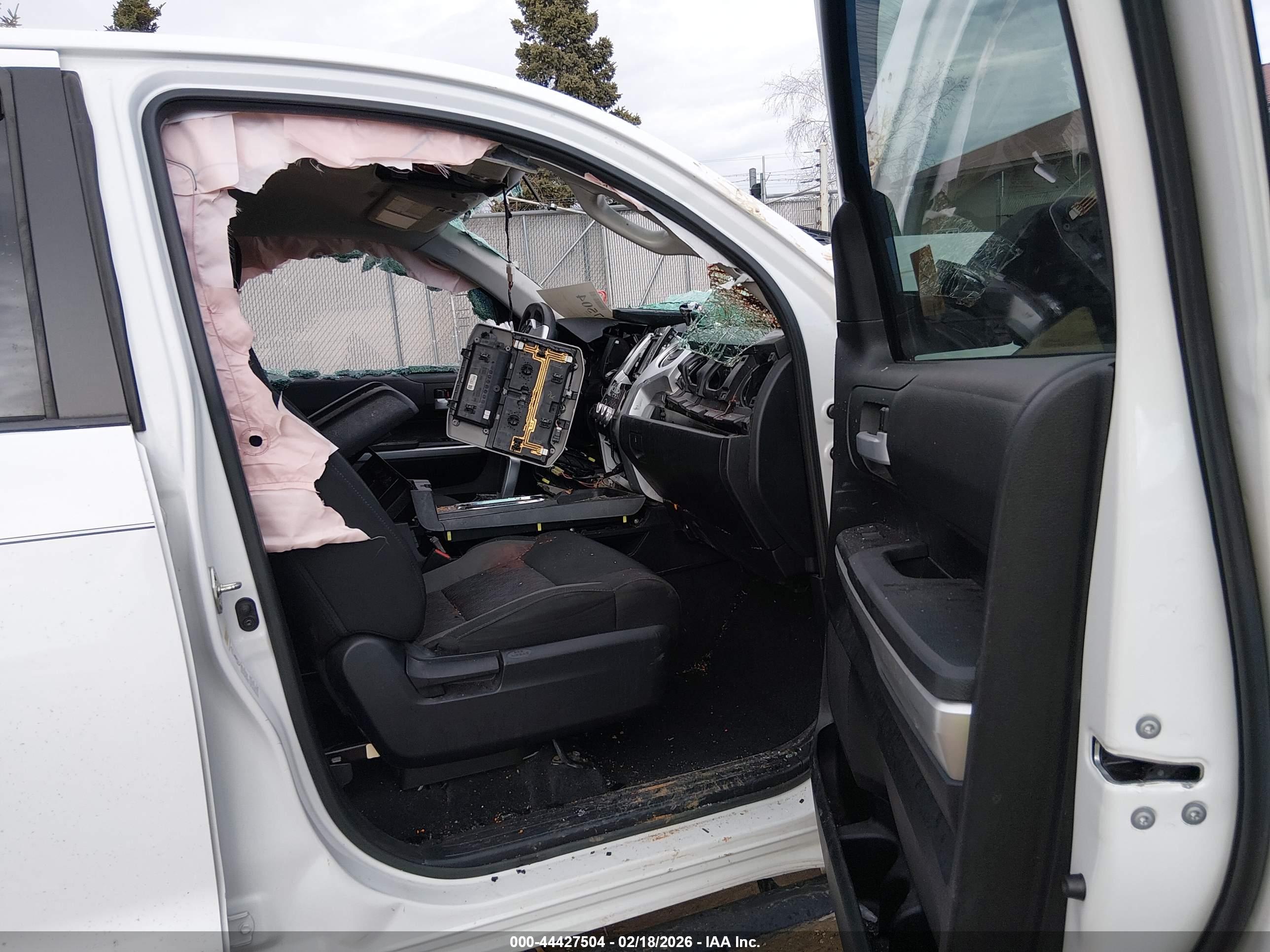 TOYOTA TUNDRA image 5